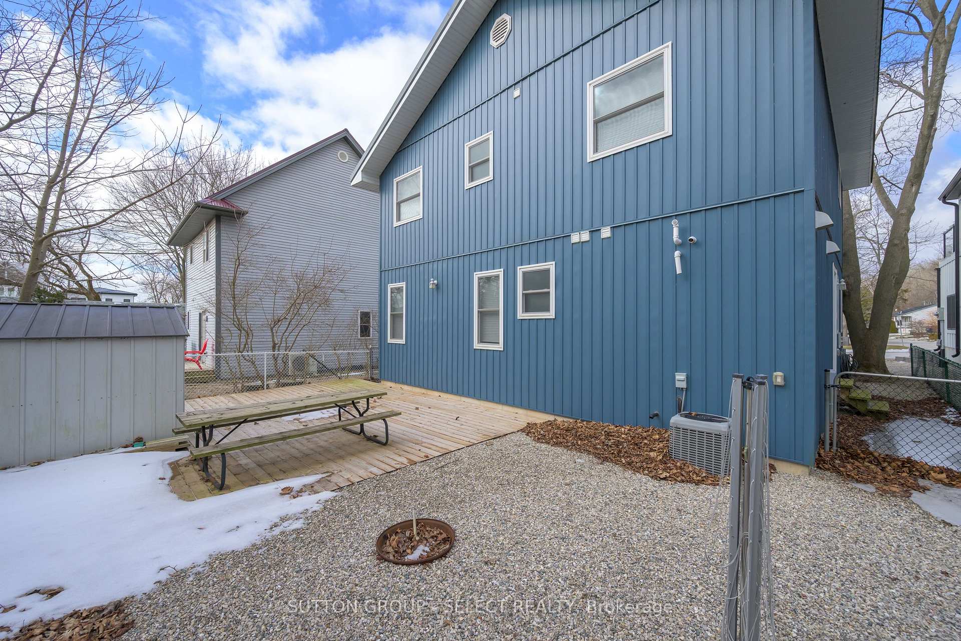 Photo 10 of 387 Stanley Pk Drive, Central Elgin, Rural Central Elgin — HOMEH