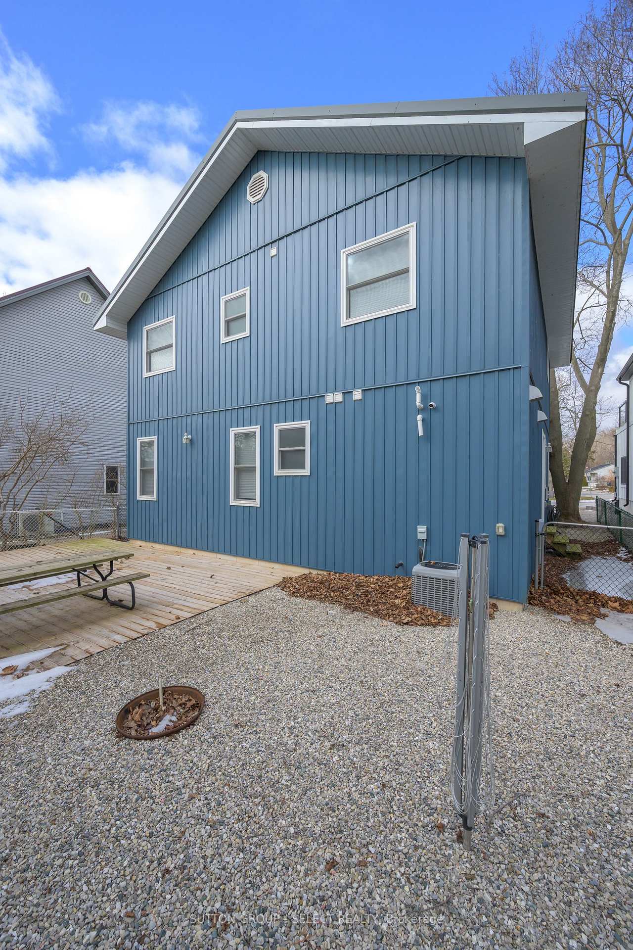 Photo 11 of 387 Stanley Pk Drive, Central Elgin, Rural Central Elgin — HOMEH