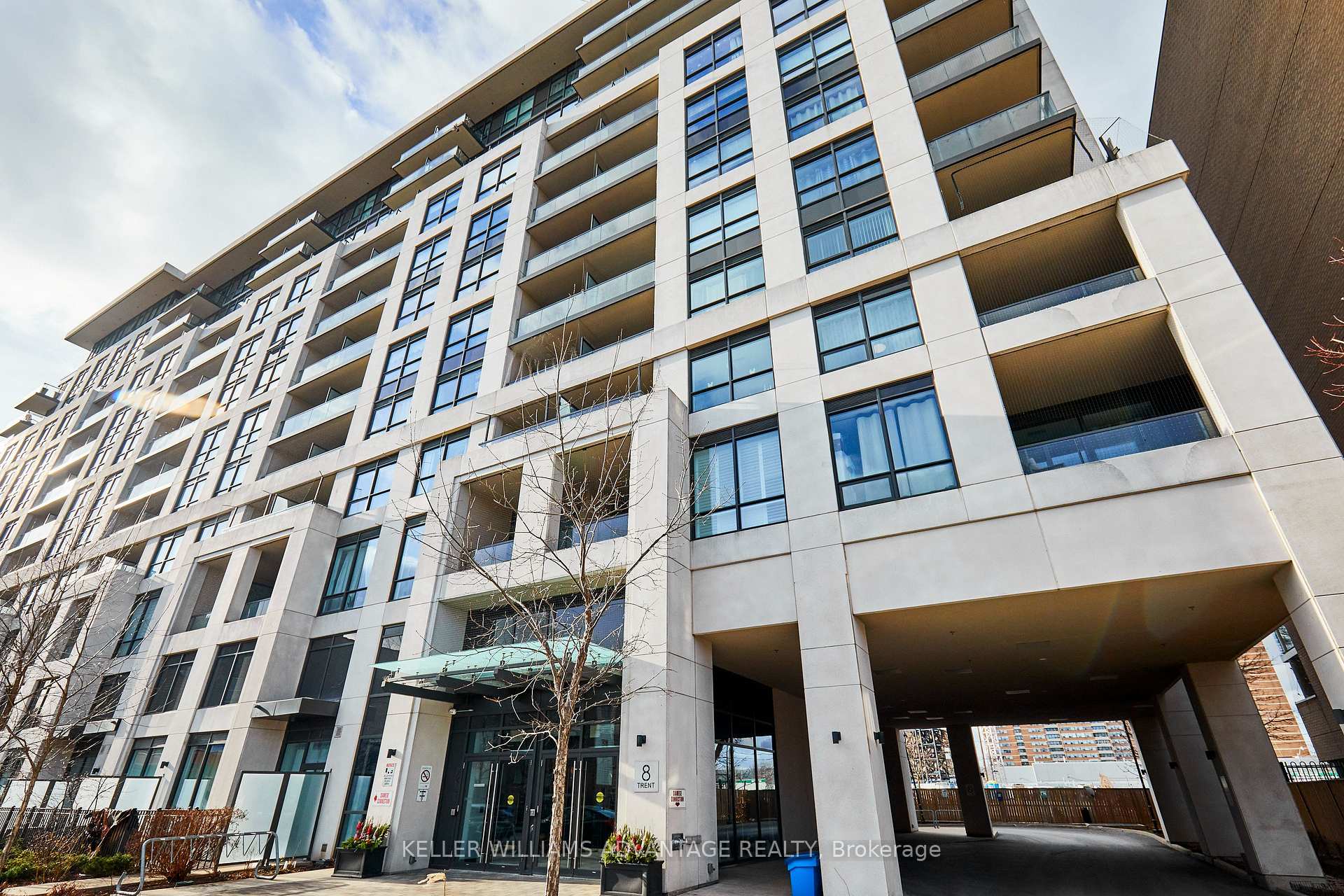 Front of Unit 915, 8 Trent Avenue