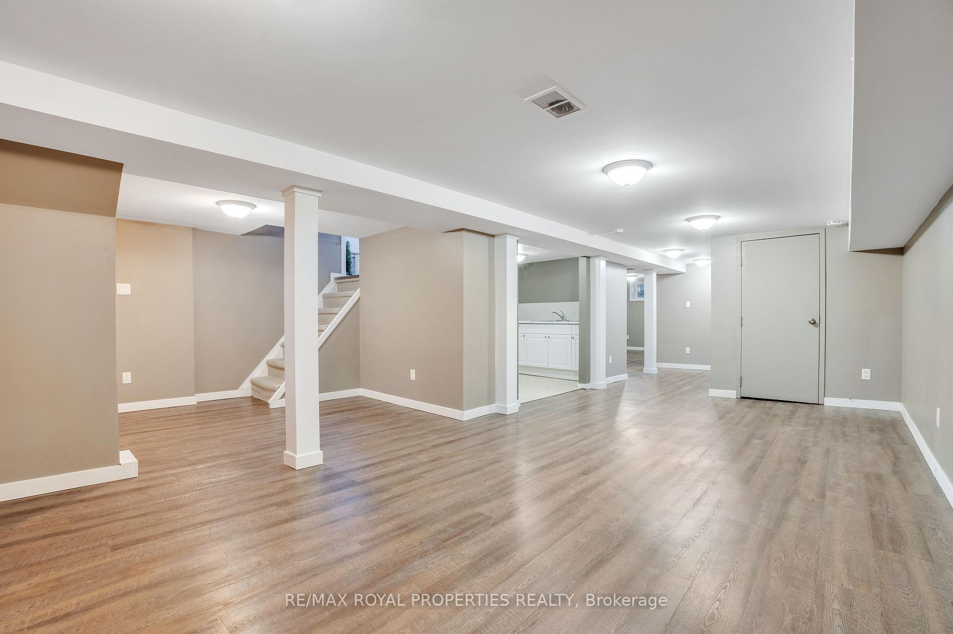 Photo 7 of 94 Tulloch Drive, Ajax, South East — HOMEH