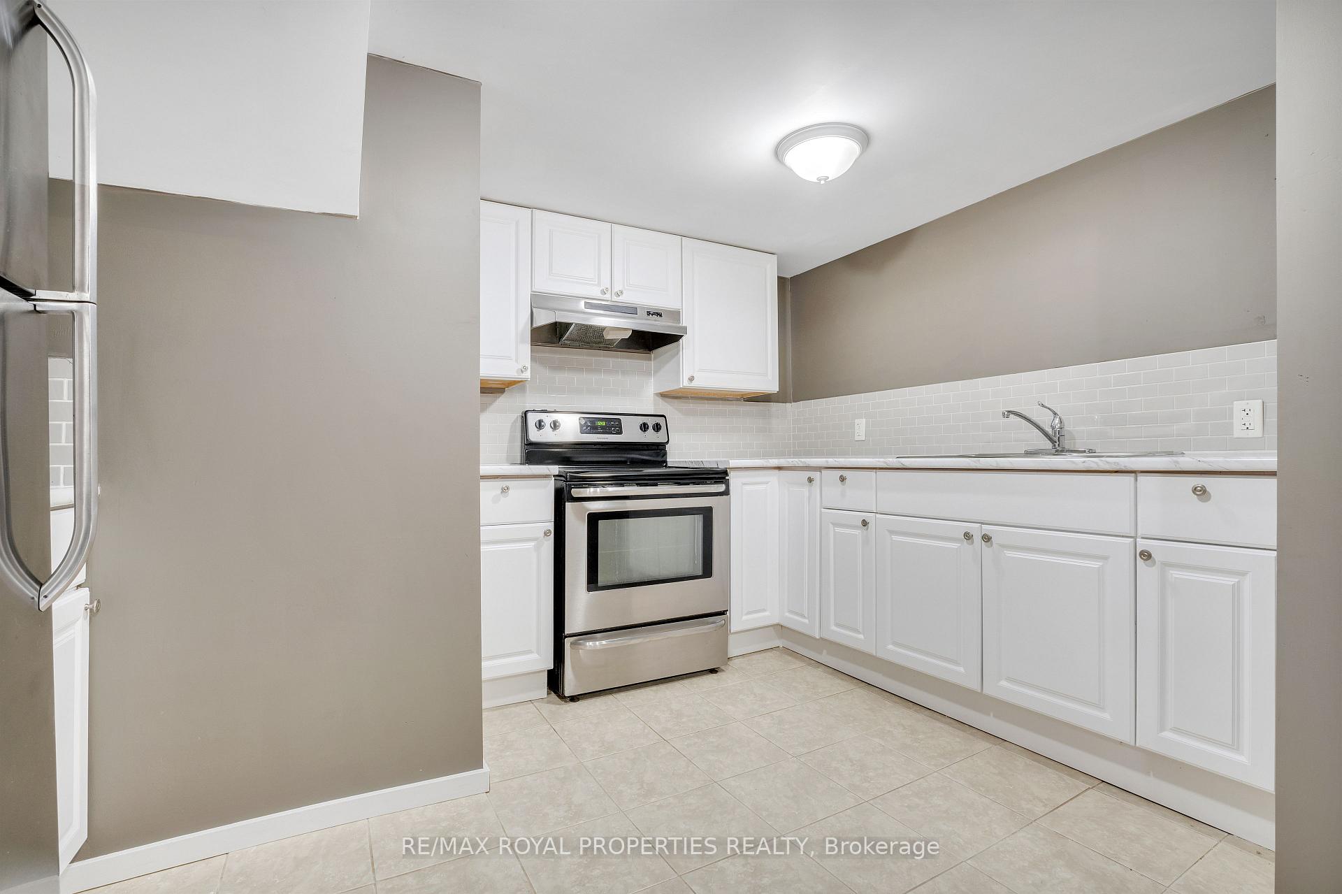 Photo 9 of 94 Tulloch Drive, Ajax, South East — HOMEH
