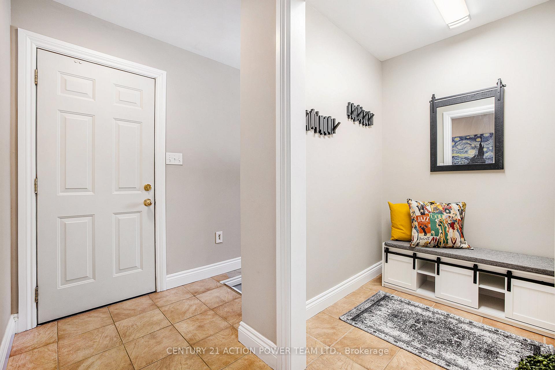 Photo 3 of 450 Big Horn Way W, Ottawa, Kinburn — HOMEH