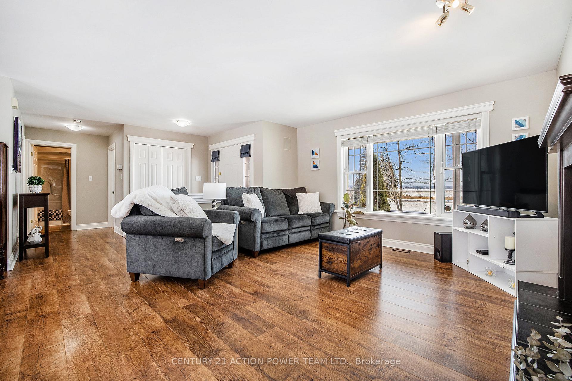 Photo 4 of 450 Big Horn Way W, Ottawa, Kinburn — HOMEH