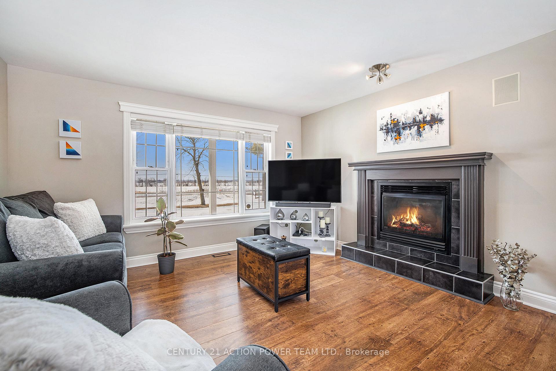 Photo 6 of 450 Big Horn Way W, Ottawa, Kinburn — HOMEH