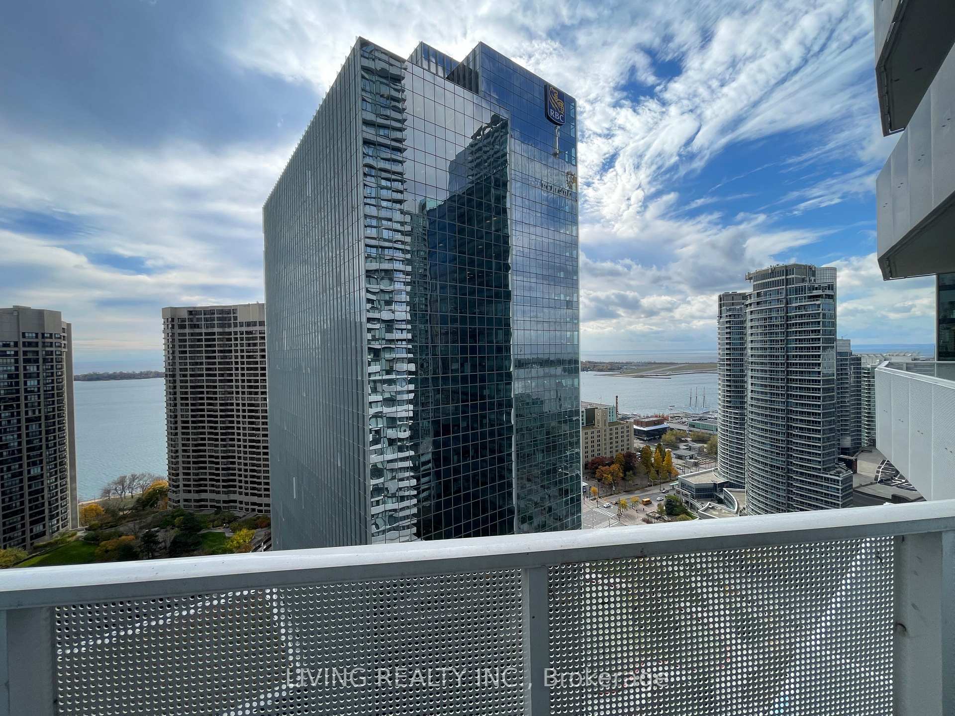 Photo 11 of Unit 2909, 88 Harbour Street, Toronto, Waterfront Communities — HOMEH