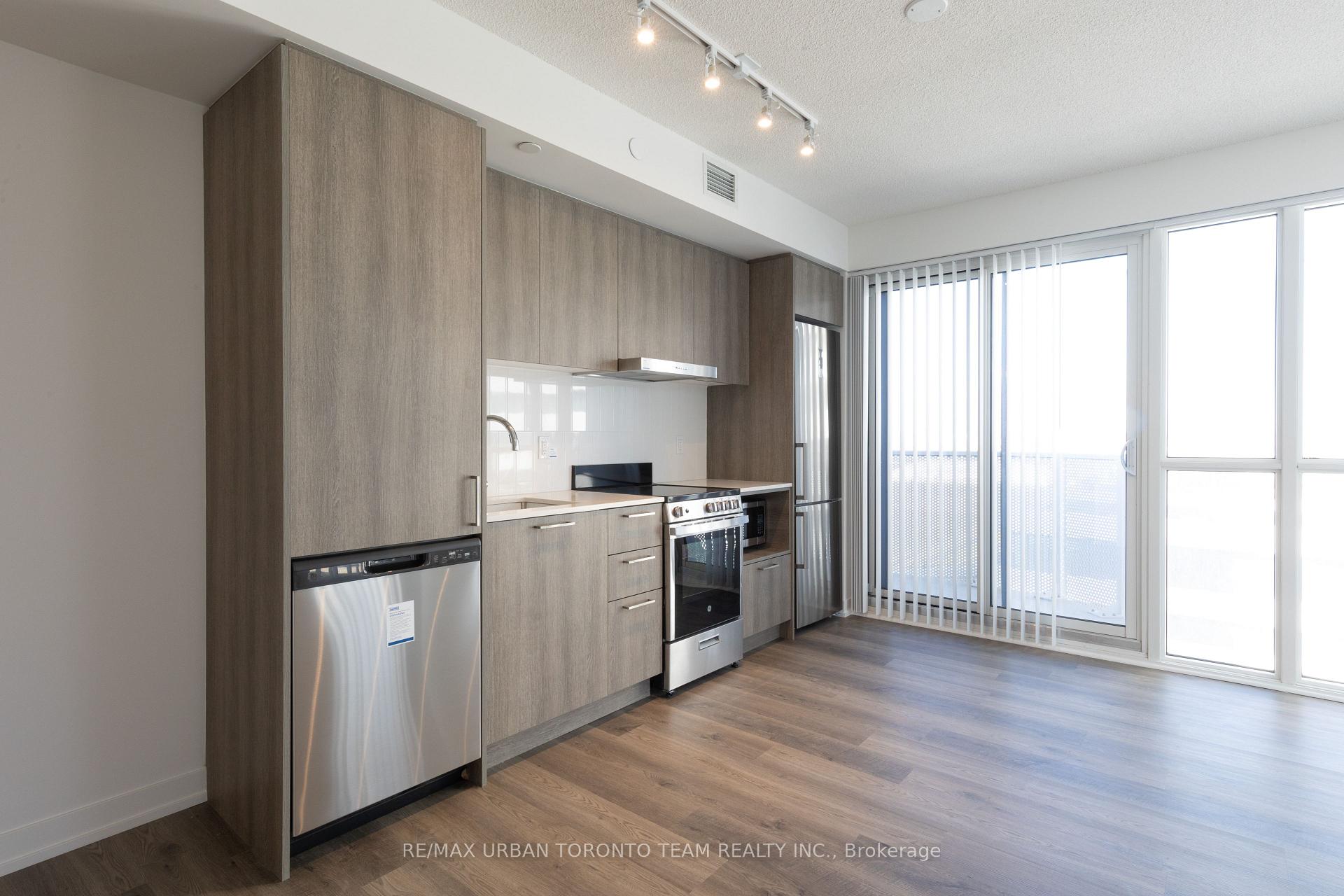 Photo 6 of Unit 1015, 195 Commerce Street, Vaughan, Vaughan Corporate Centre — HOMEH
