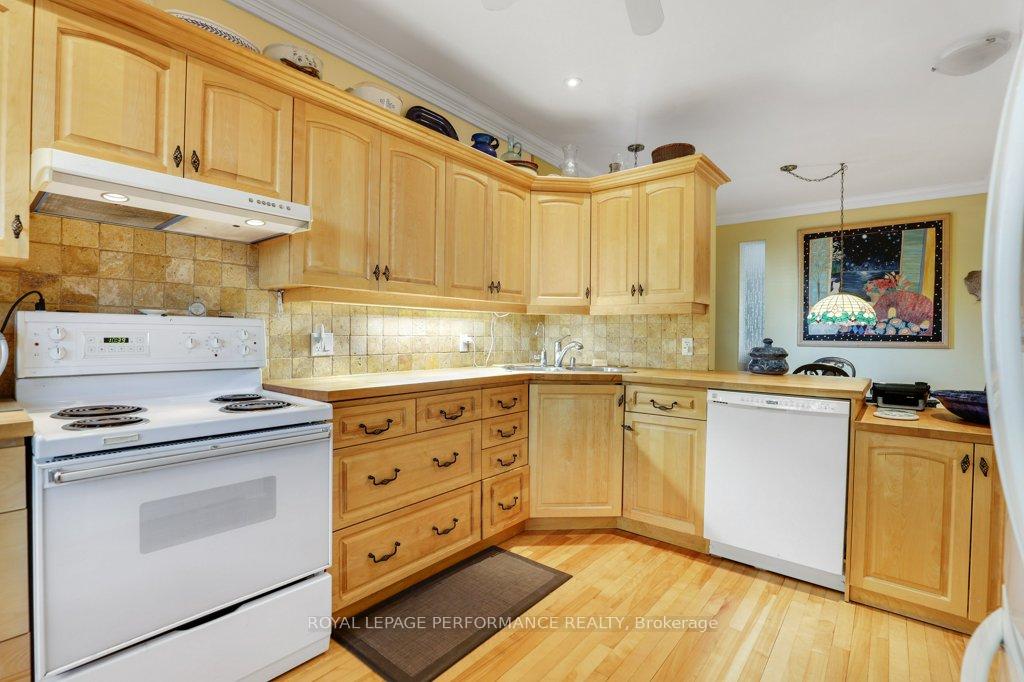 Photo 11 of 32 Herridge Street, Ottawa, Ottawa East — HOMEH