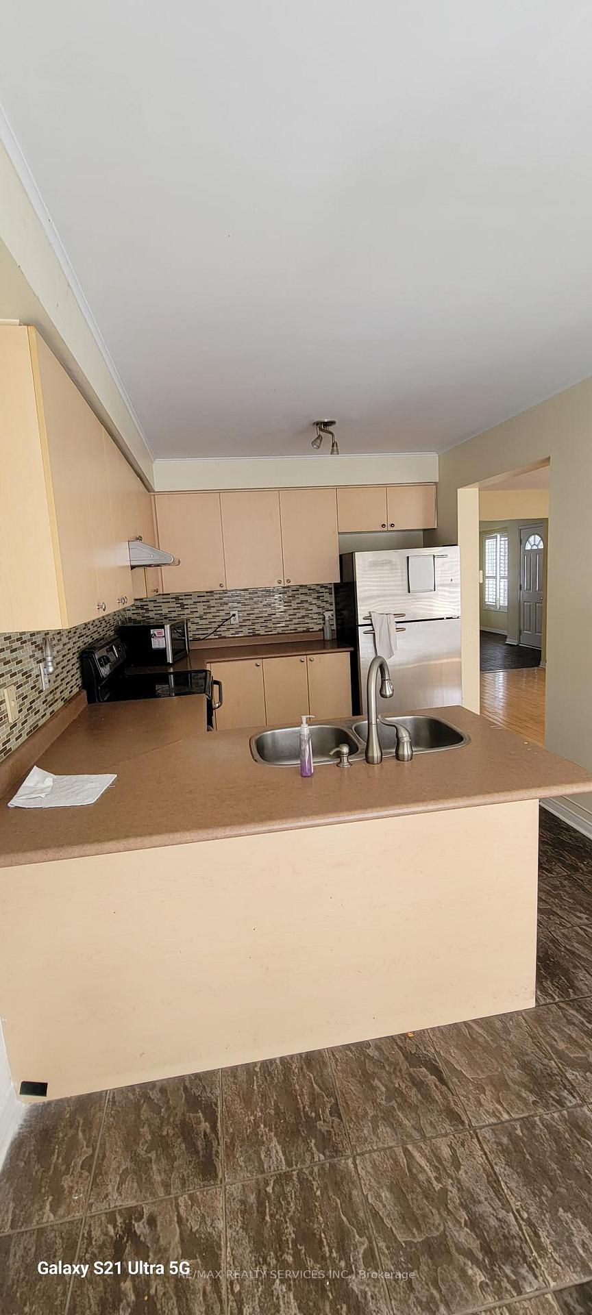 Photo 4 of 50 Florence Drive, Brampton, Fletcher's Meadow — HOMEH