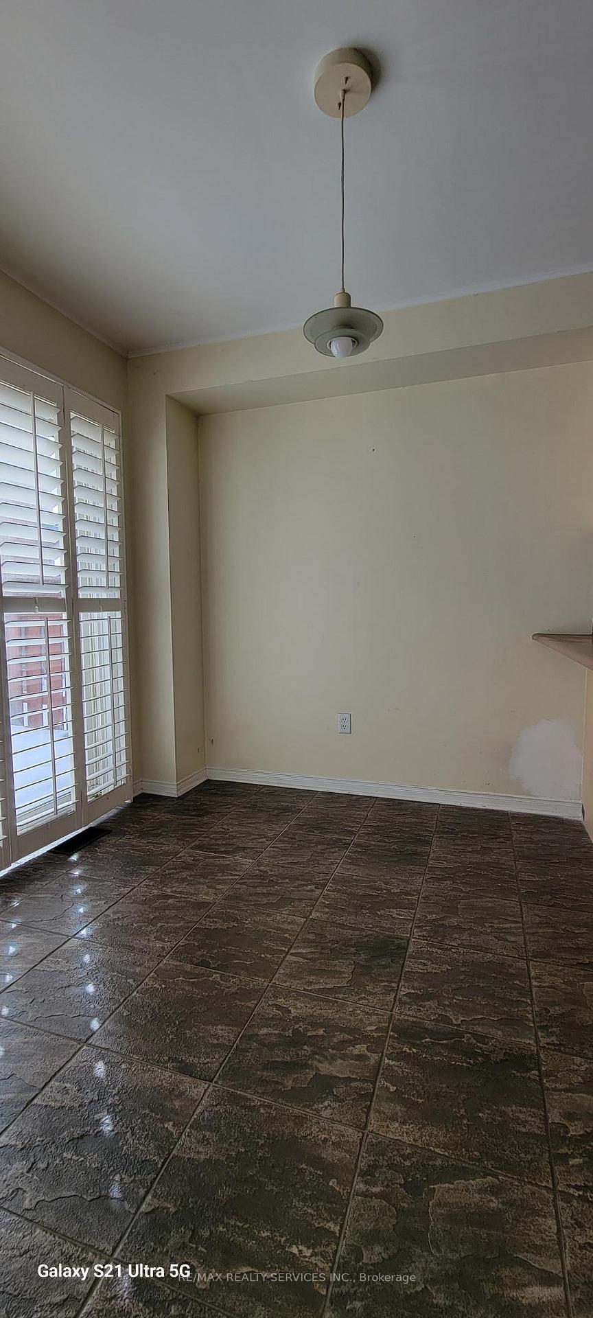Photo 5 of 50 Florence Drive, Brampton, Fletcher's Meadow — HOMEH