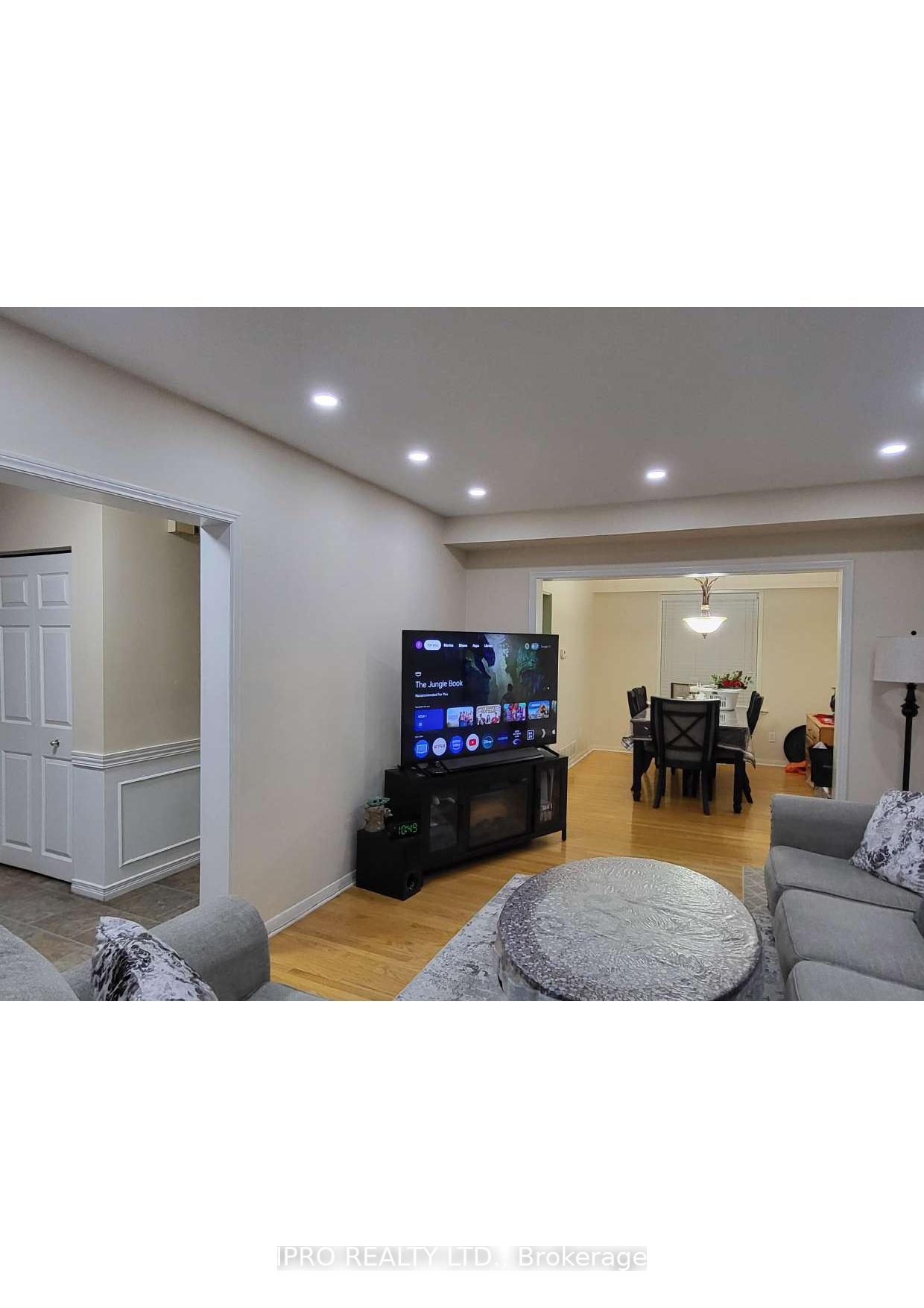Photo 5 of 45 Doncaster Drive, Brampton, Southgate — HOMEH