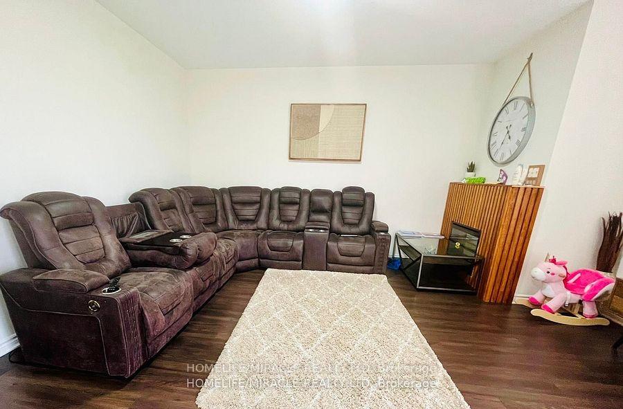 Photo 3 of 8 Boothill Drive, Brampton, Northwest Brampton — HOMEH