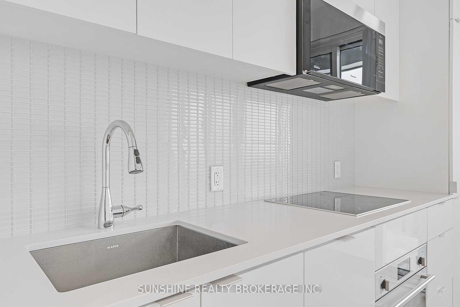 Photo 8 of Unit 5702, 7 Grenville Street, Toronto, Bay Street Corridor — HOMEH