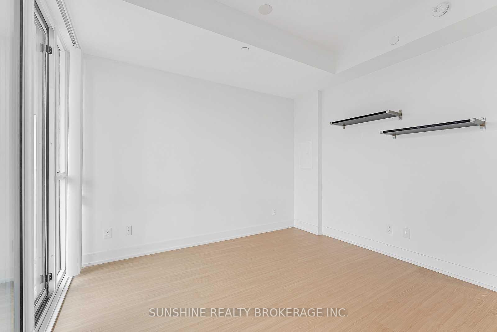 Photo 7 of Unit 5702, 7 Grenville Street, Toronto, Bay Street Corridor — HOMEH