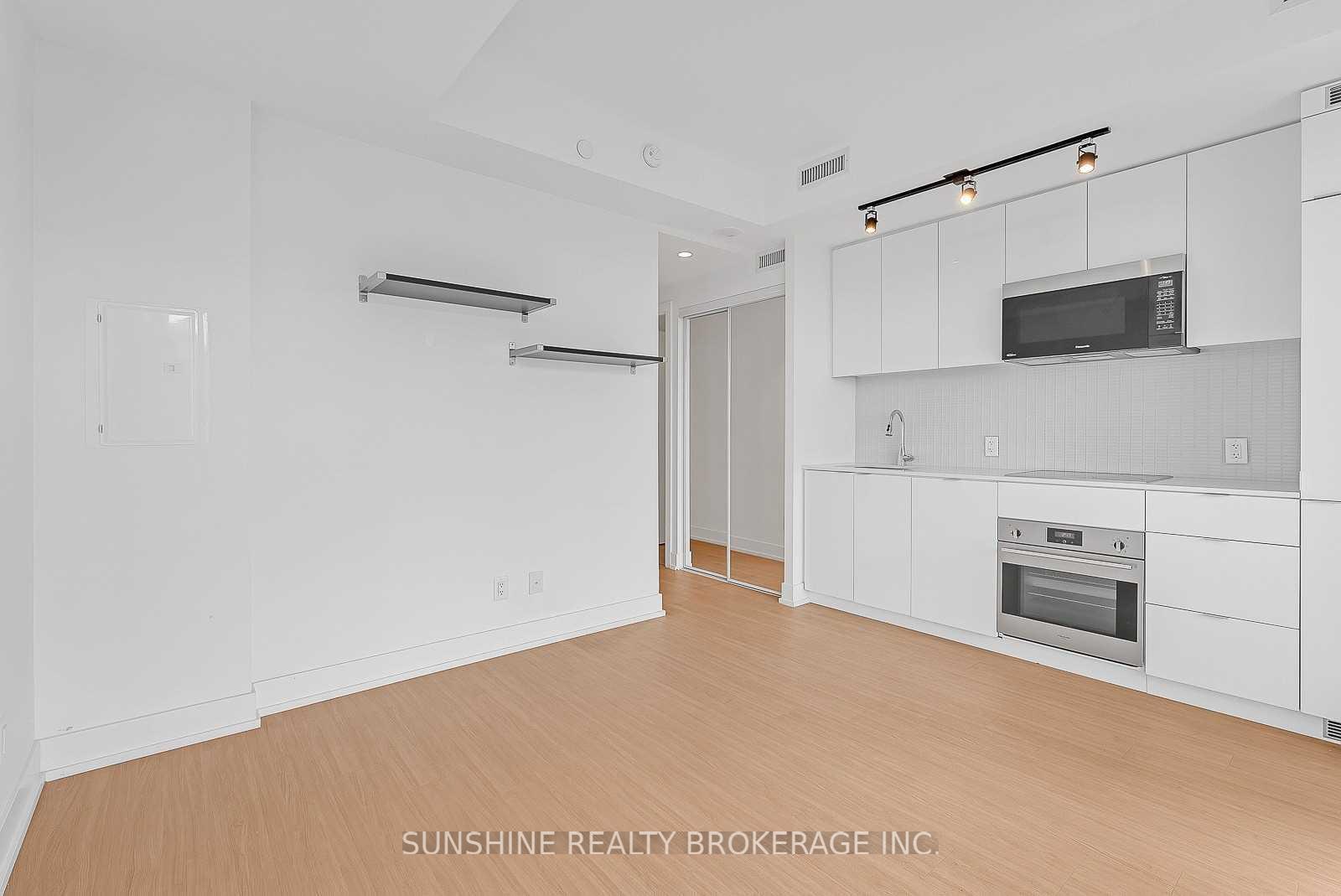 Photo 10 of Unit 5702, 7 Grenville Street, Toronto, Bay Street Corridor — HOMEH