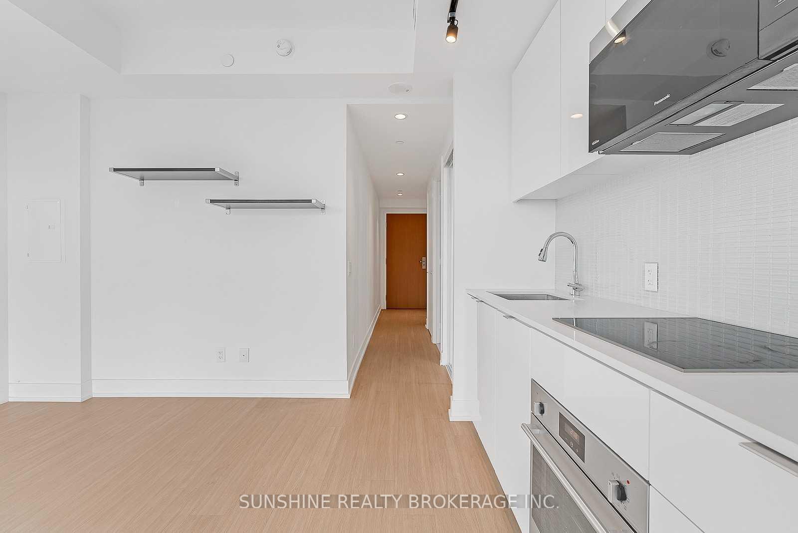 Photo 11 of Unit 5702, 7 Grenville Street, Toronto, Bay Street Corridor — HOMEH