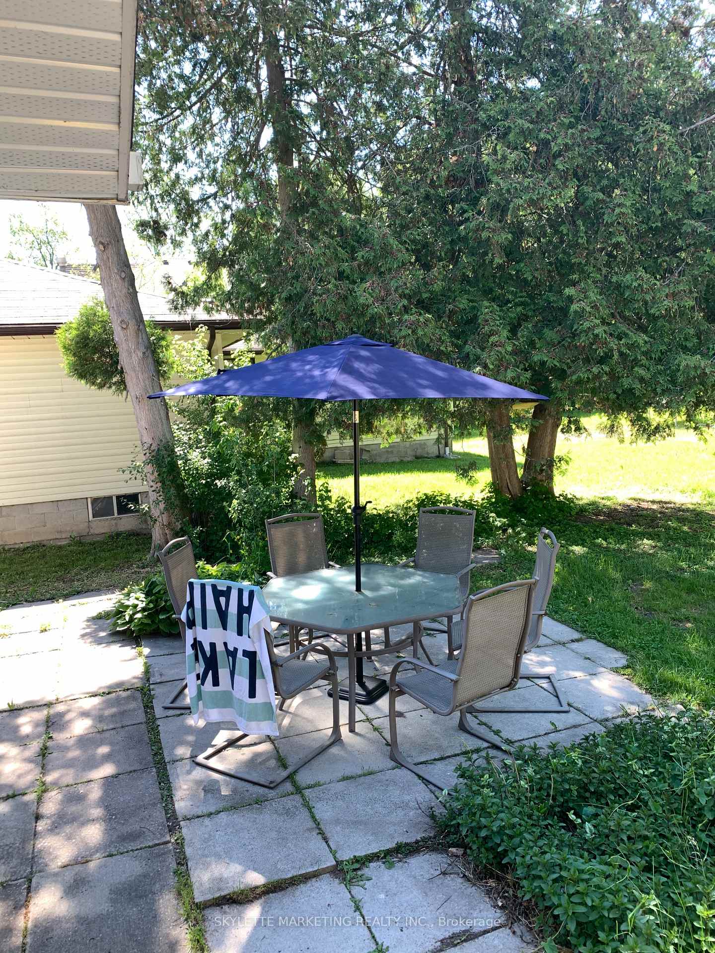 Photo 8 of 304 Elmview Gardens, Georgina, Historic Lakeshore Communities — HOMEH