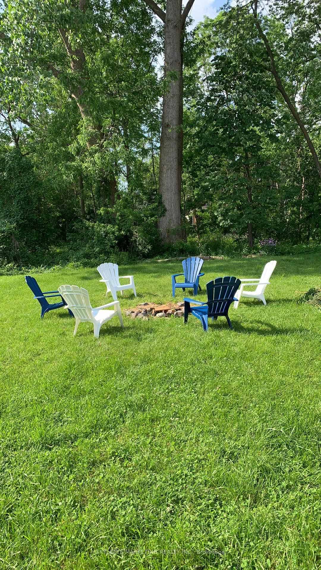 Photo 10 of 304 Elmview Gardens, Georgina, Historic Lakeshore Communities — HOMEH