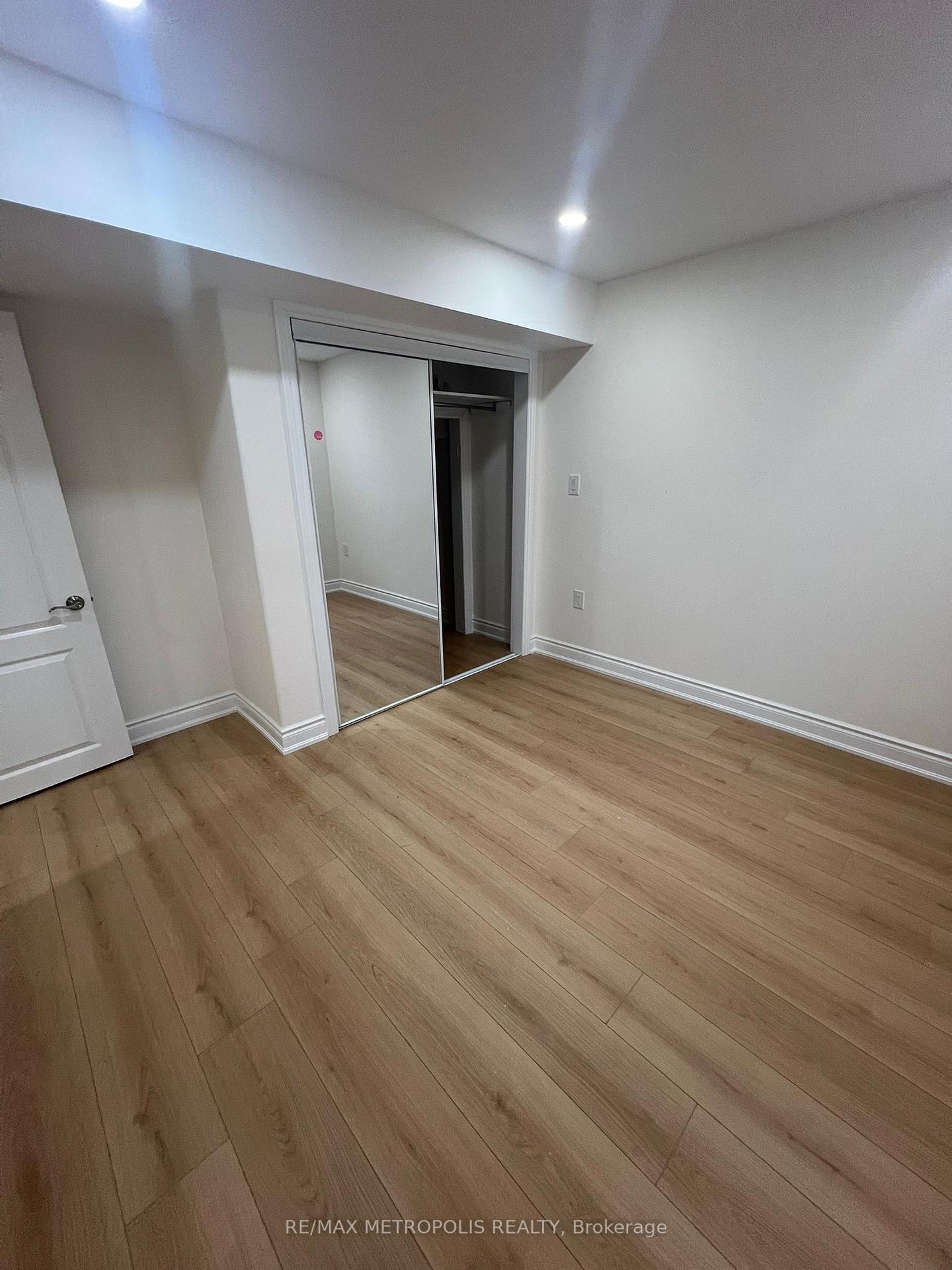 Photo 8 of Unit Bsmt, 39 Royal Links Circle, Brampton, Vales of Castlemore North — HOMEH