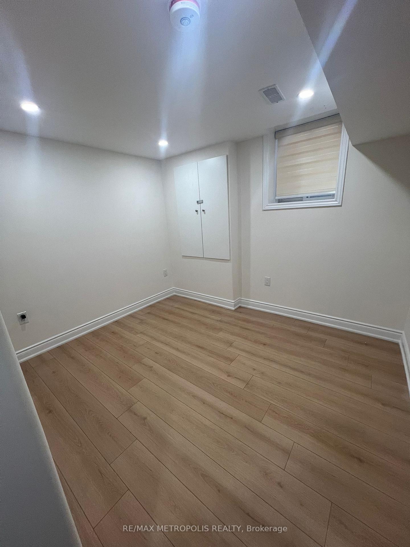Photo 9 of Unit Bsmt, 39 Royal Links Circle, Brampton, Vales of Castlemore North — HOMEH