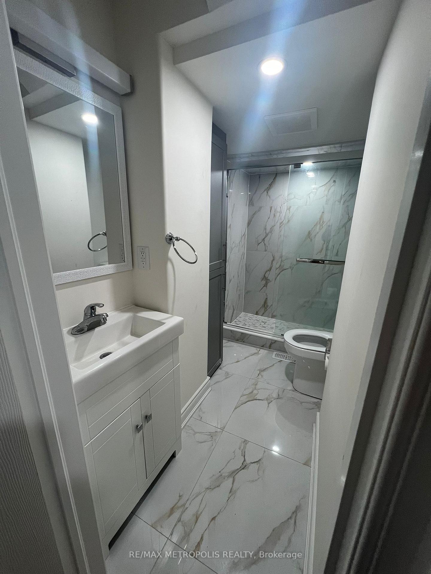 Photo 12 of Unit Bsmt, 39 Royal Links Circle, Brampton, Vales of Castlemore North — HOMEH
