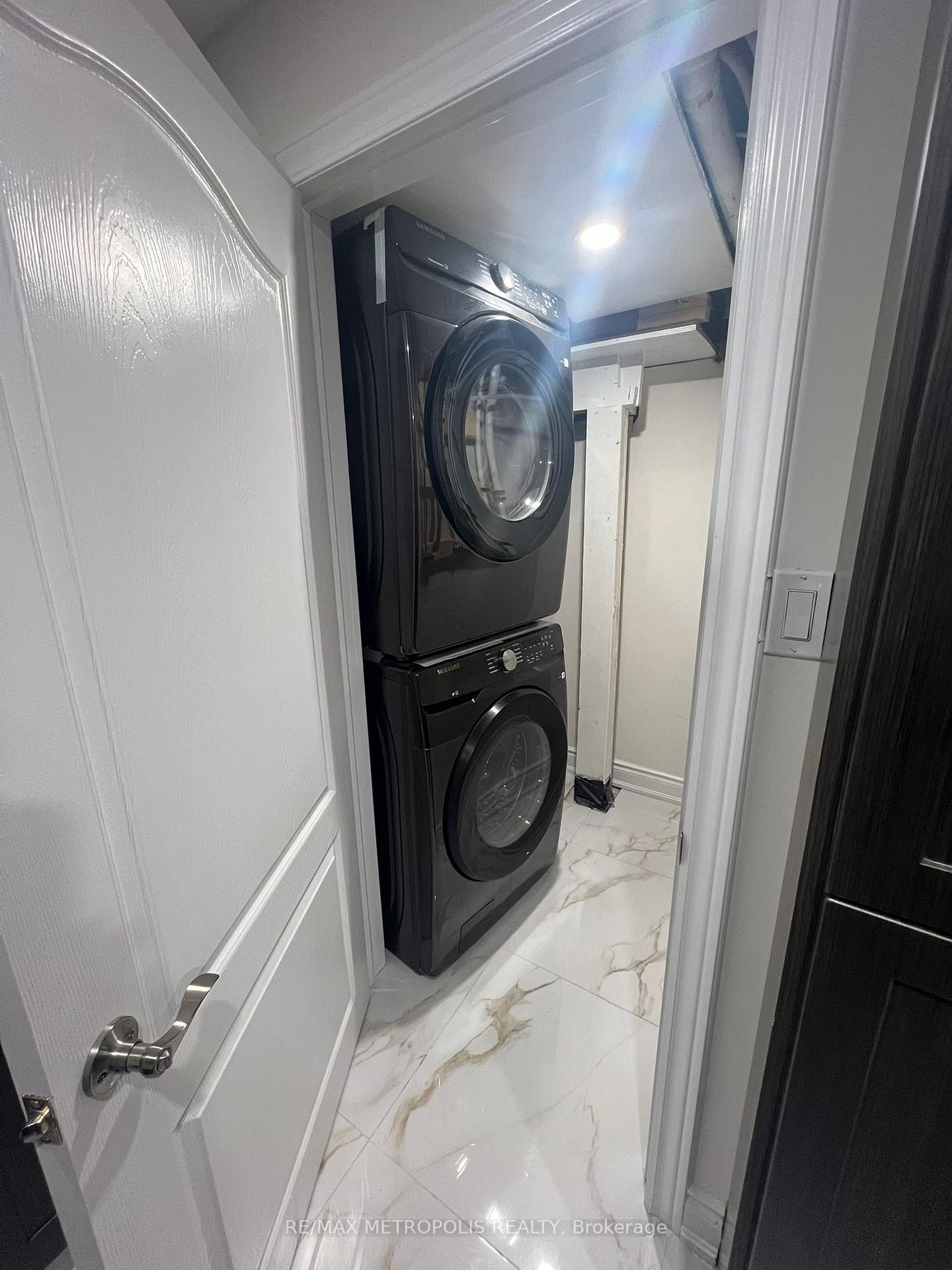Photo 13 of Unit Bsmt, 39 Royal Links Circle, Brampton, Vales of Castlemore North — HOMEH