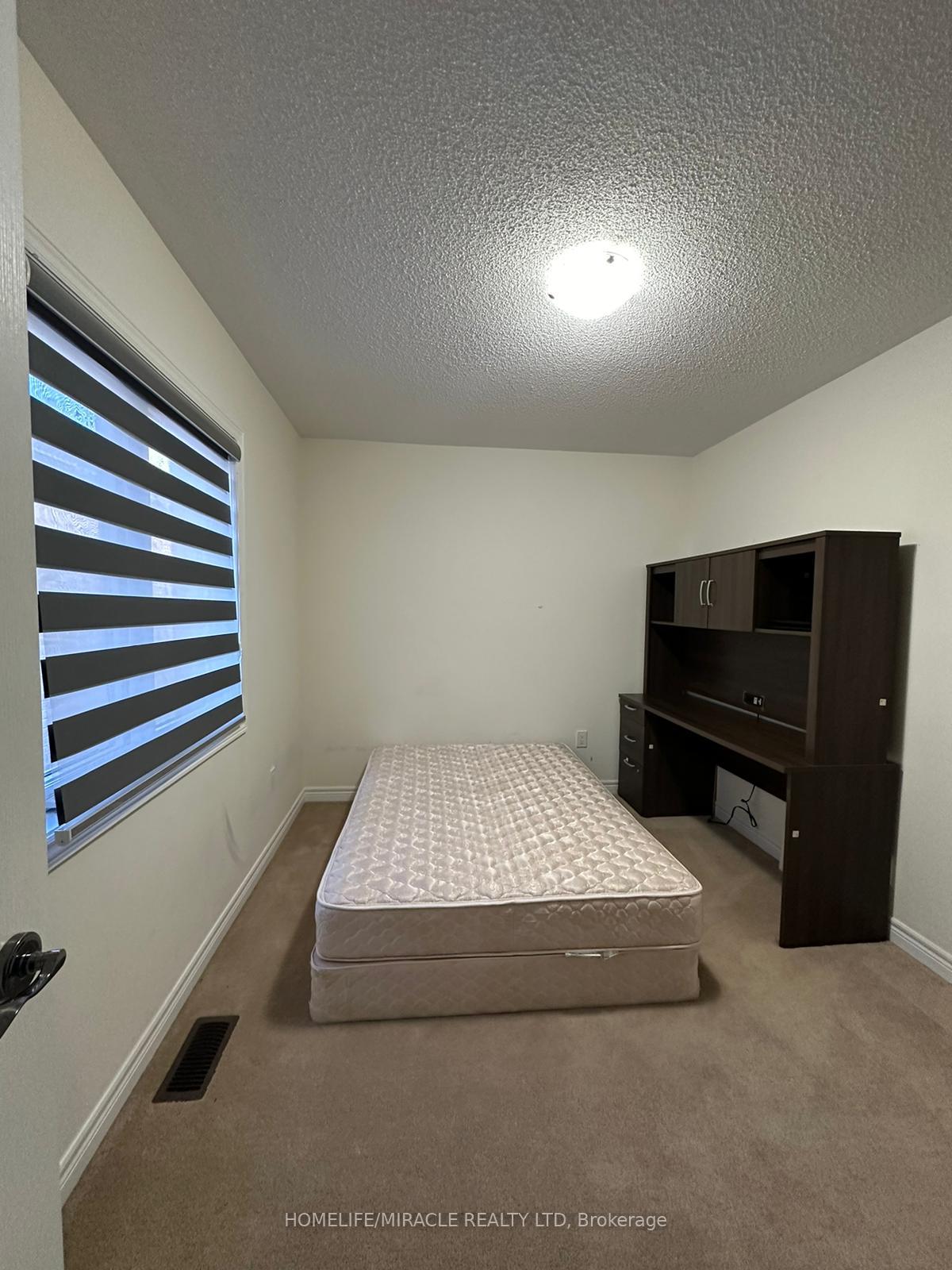 Photo 9 of 25 Lackington Street, Brampton, Credit Valley — HOMEH
