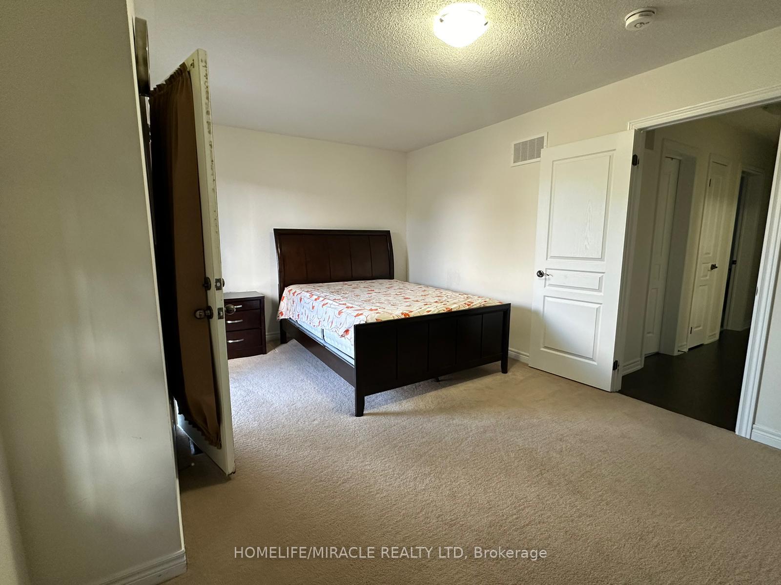Photo 10 of 25 Lackington Street, Brampton, Credit Valley — HOMEH