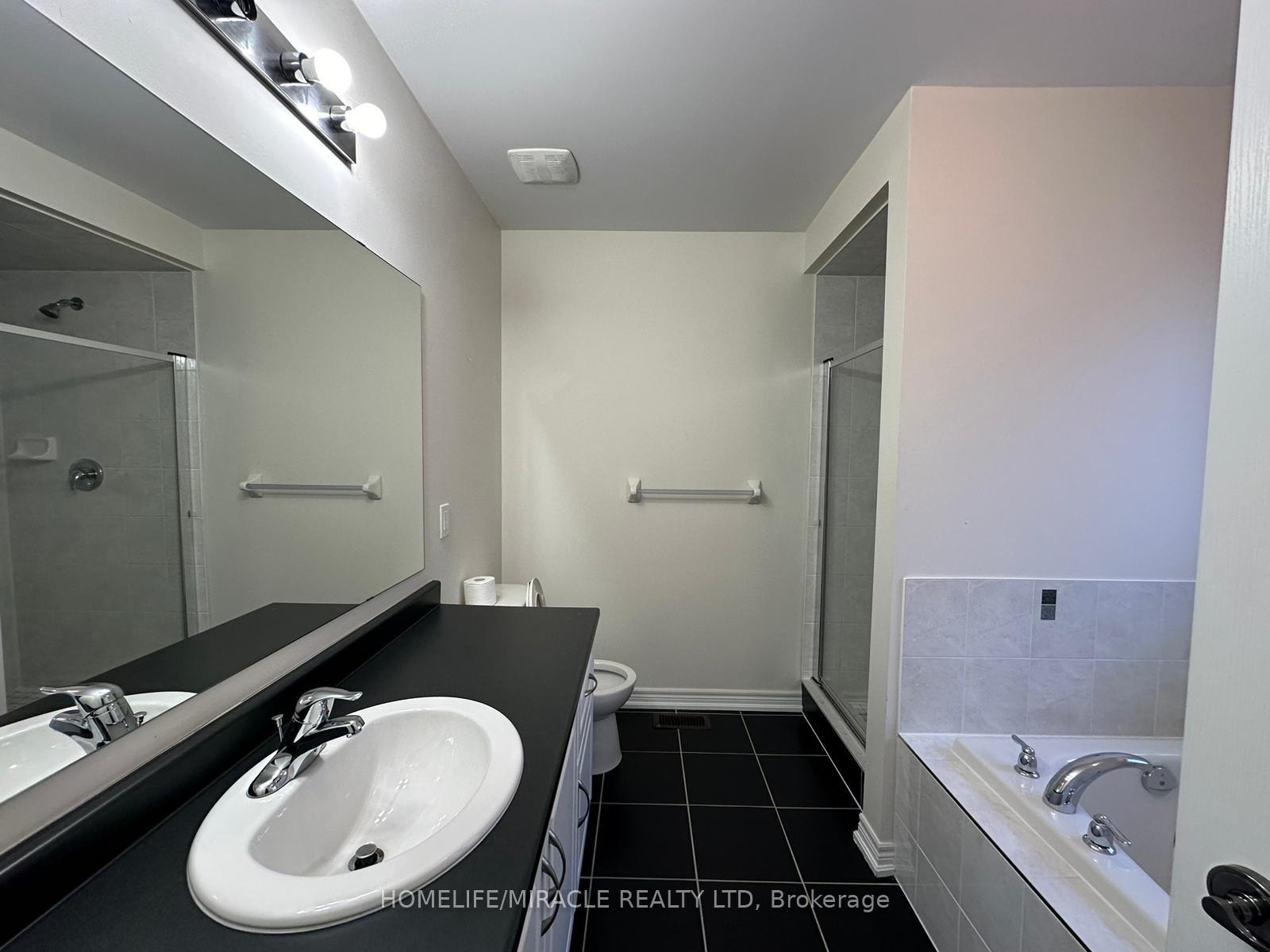 Photo 11 of 25 Lackington Street, Brampton, Credit Valley — HOMEH