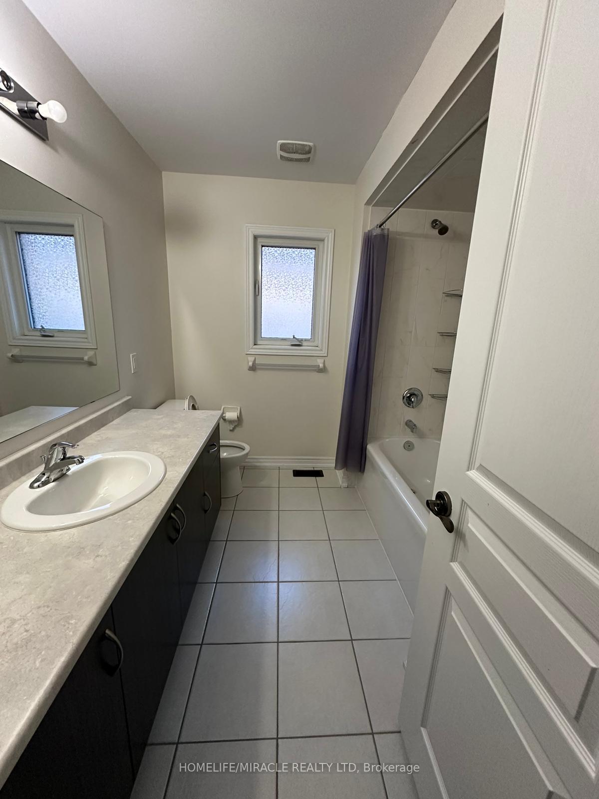 Photo 12 of 25 Lackington Street, Brampton, Credit Valley — HOMEH