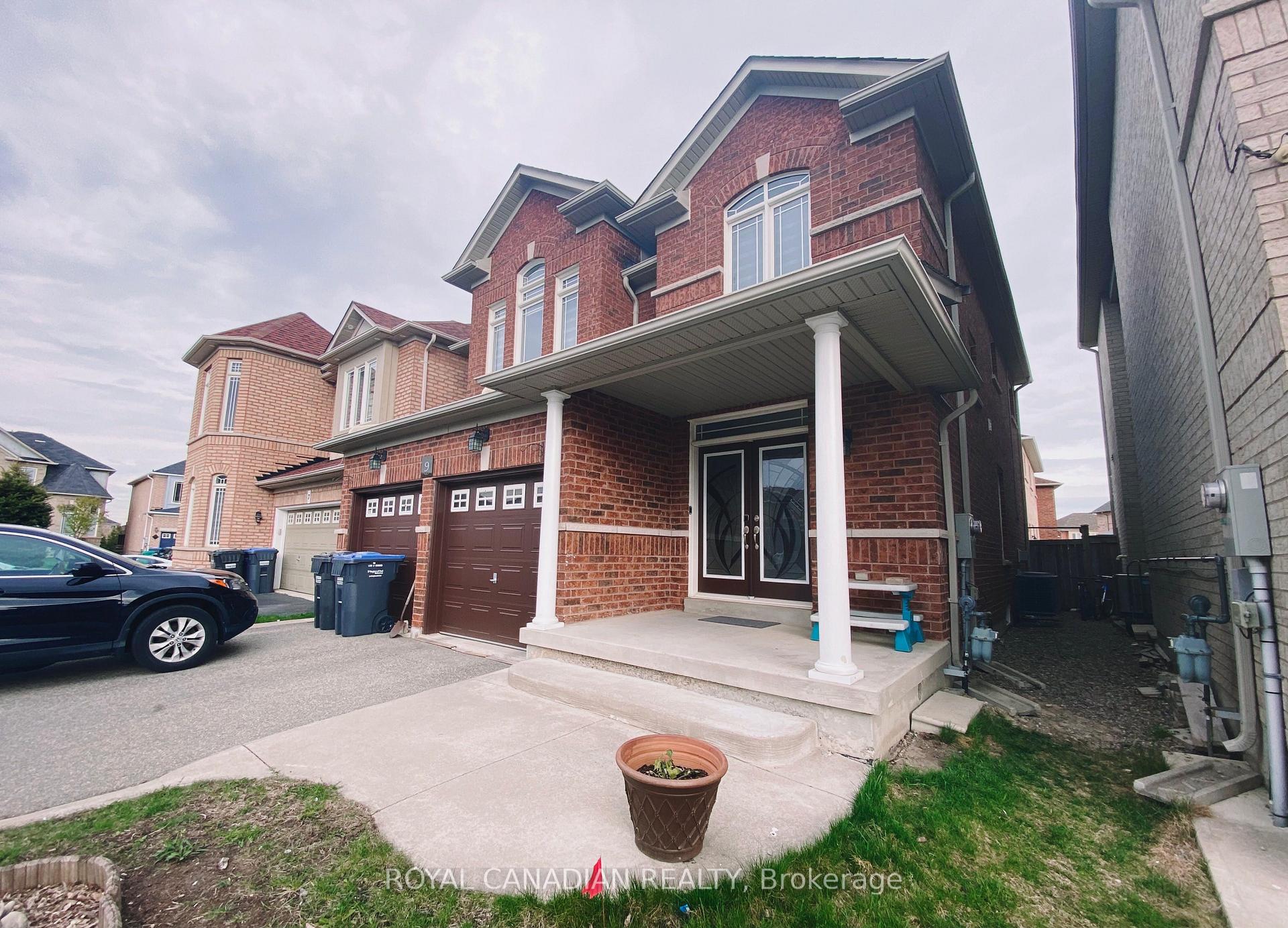Photo 4 of Unit Upper, 9 Putnam Drive, Brampton, Fletcher's Meadow — HOMEH