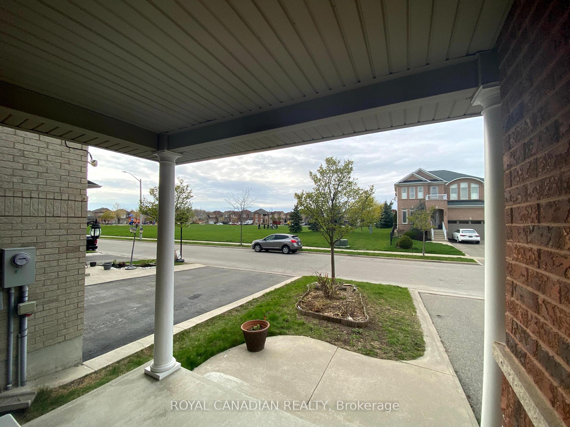 Photo 2 of Unit Upper, 9 Putnam Drive, Brampton, Fletcher's Meadow — HOMEH