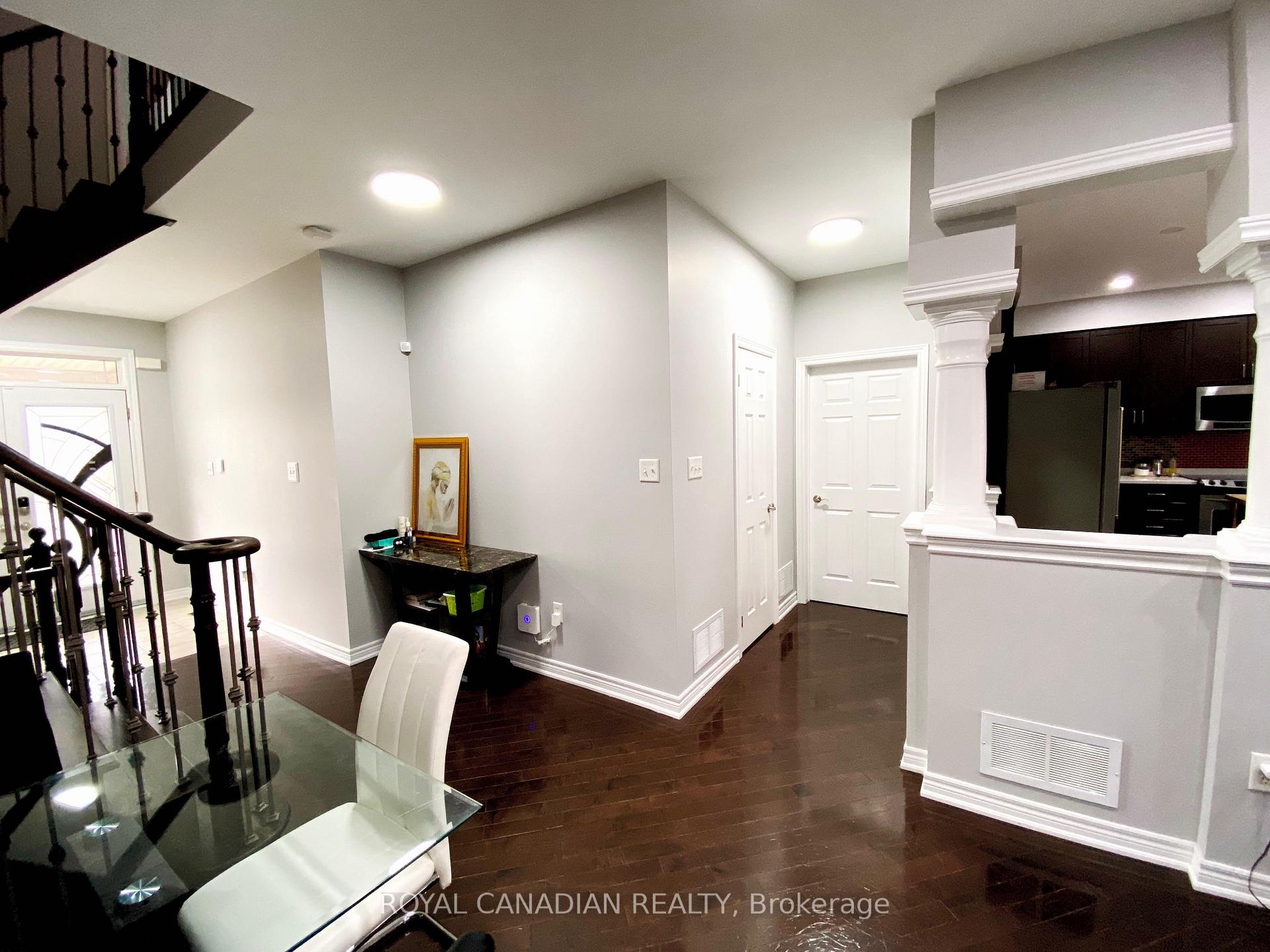 Photo 3 of Unit Upper, 9 Putnam Drive, Brampton, Fletcher's Meadow — HOMEH