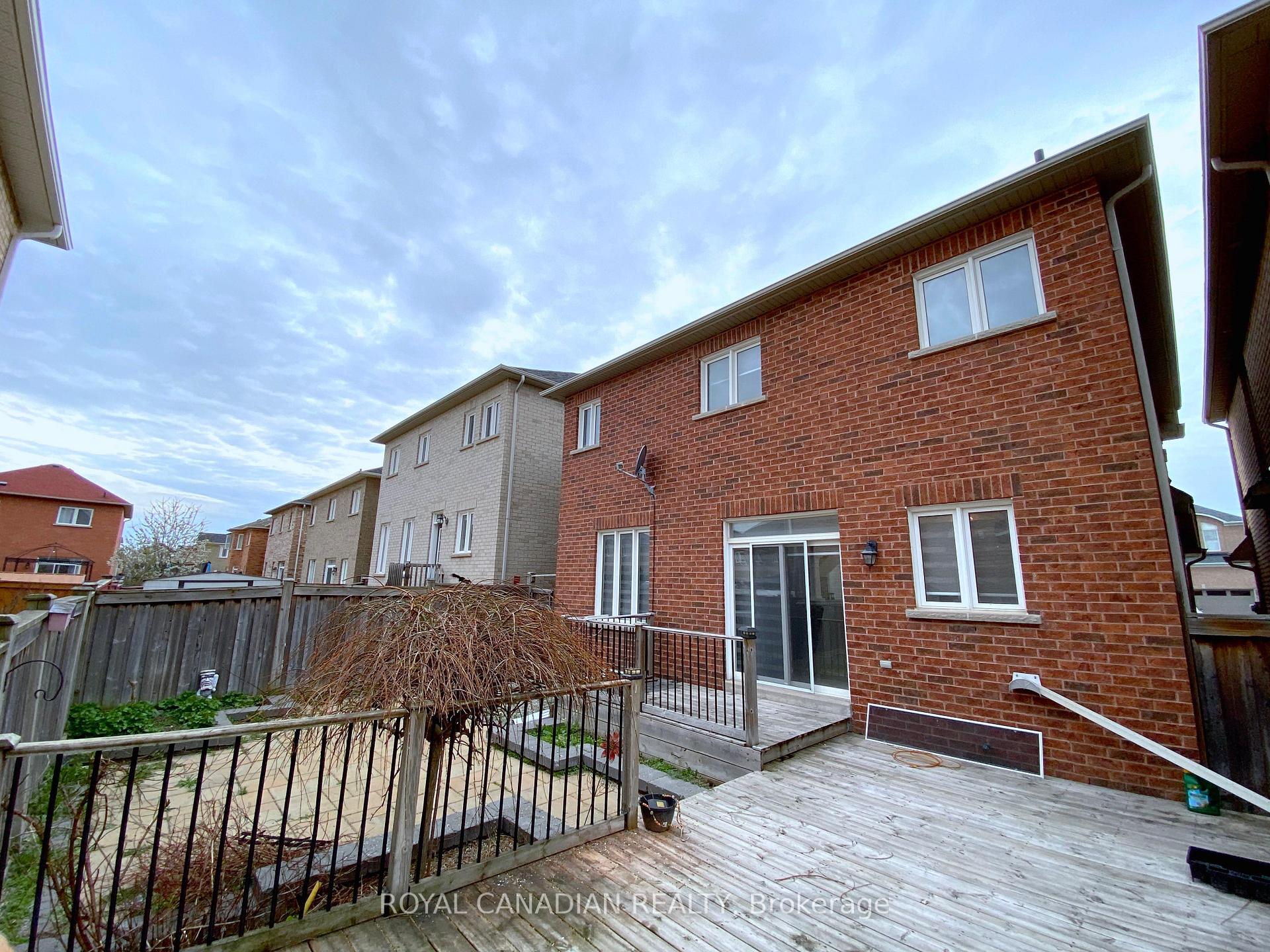 Photo 21 of Unit Upper, 9 Putnam Drive, Brampton, Fletcher's Meadow — HOMEH