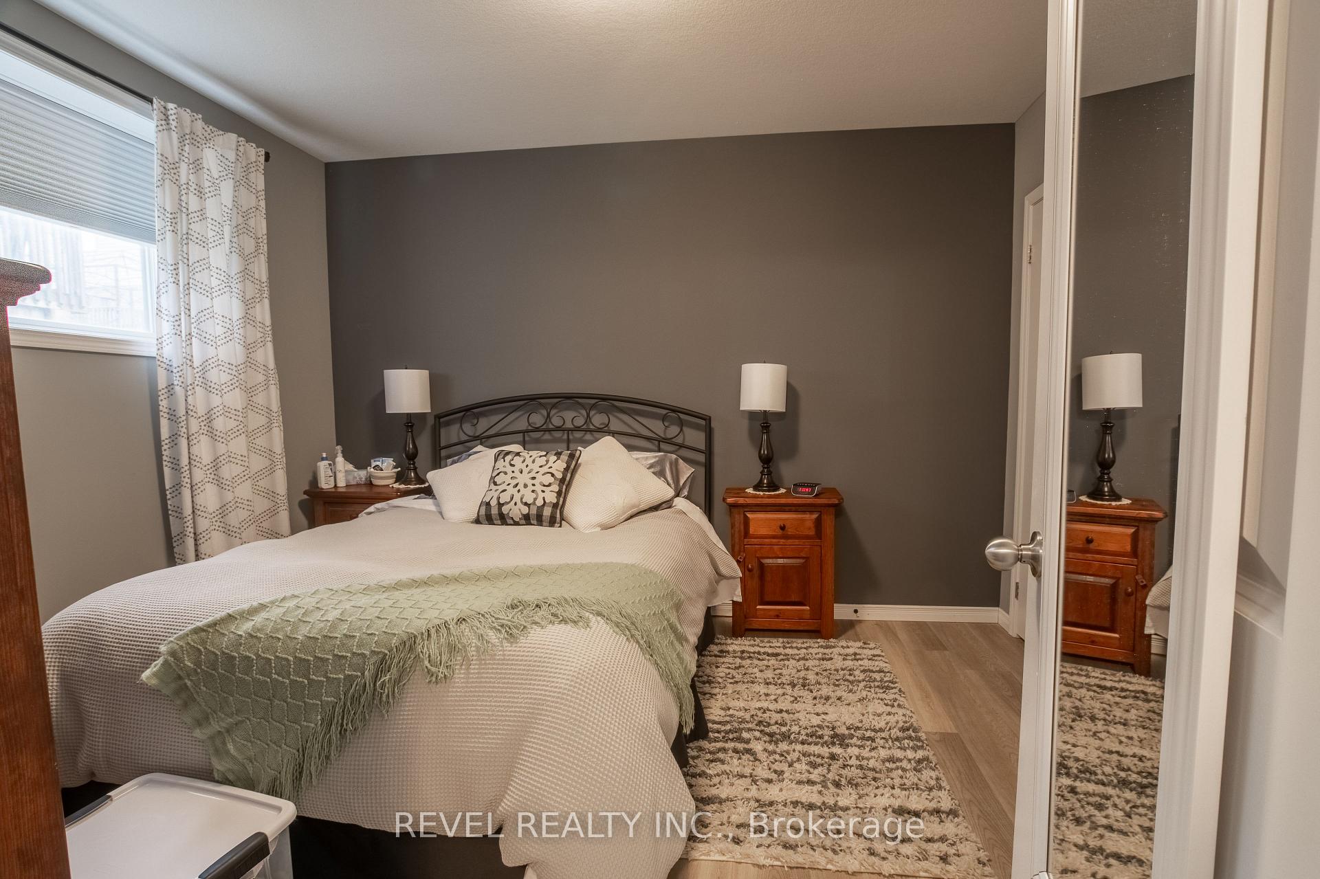 Photo 7 of Unit 16, 3200 Singleton Avenue, London, South W — HOMEH
