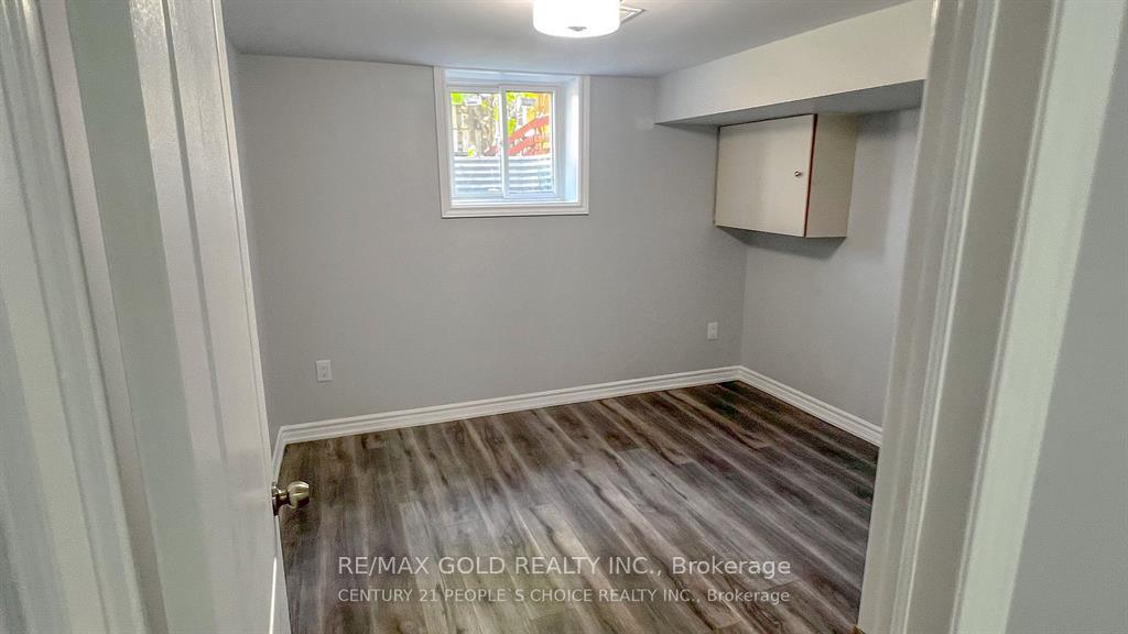 Photo 11 of 33 Argyle Crescent, Brampton, Avondale — HOMEH