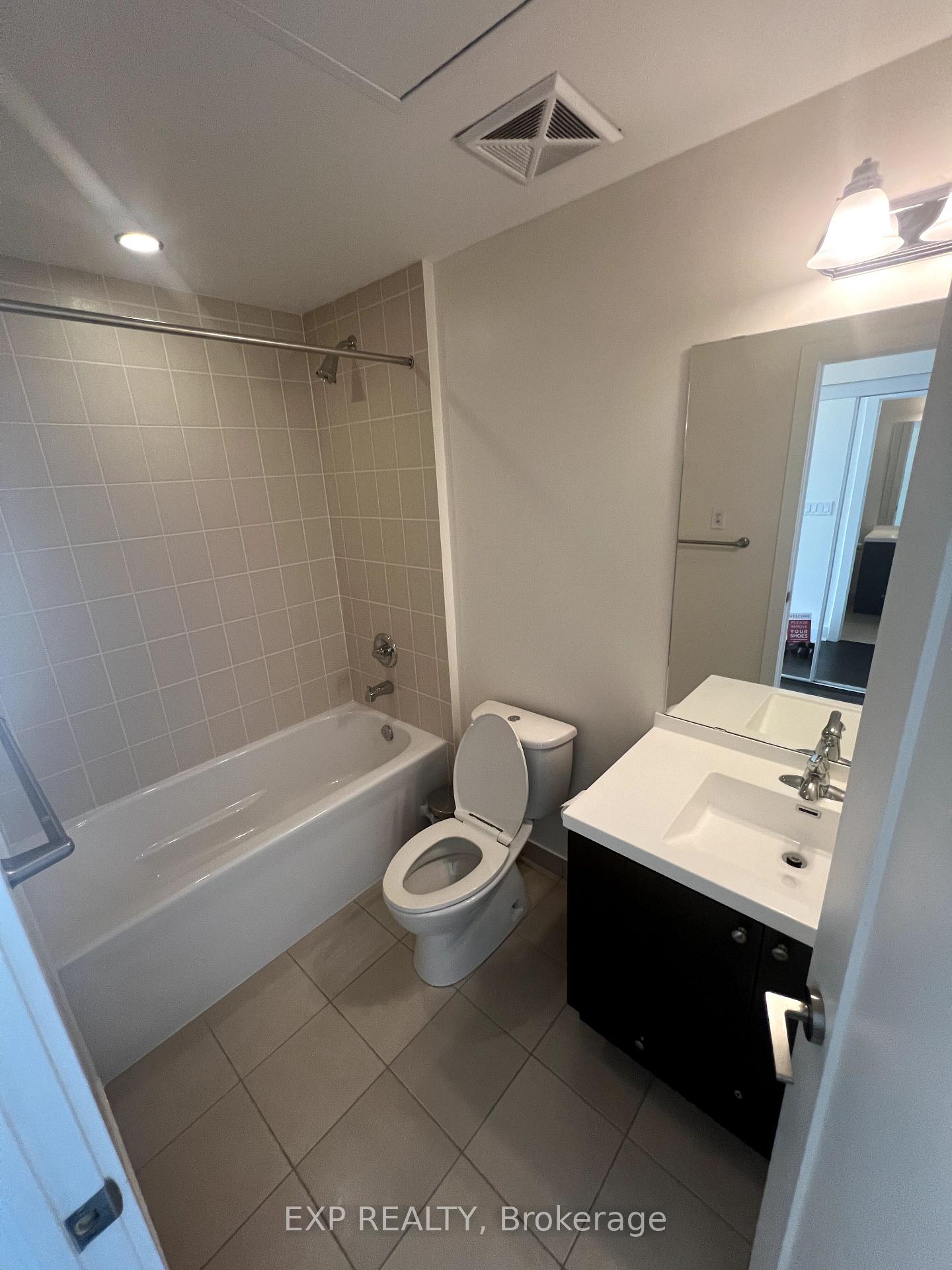 Photo 10 of Unit PH22, 28 Prince Regent Street, Markham, Cathedraltown — HOMEH