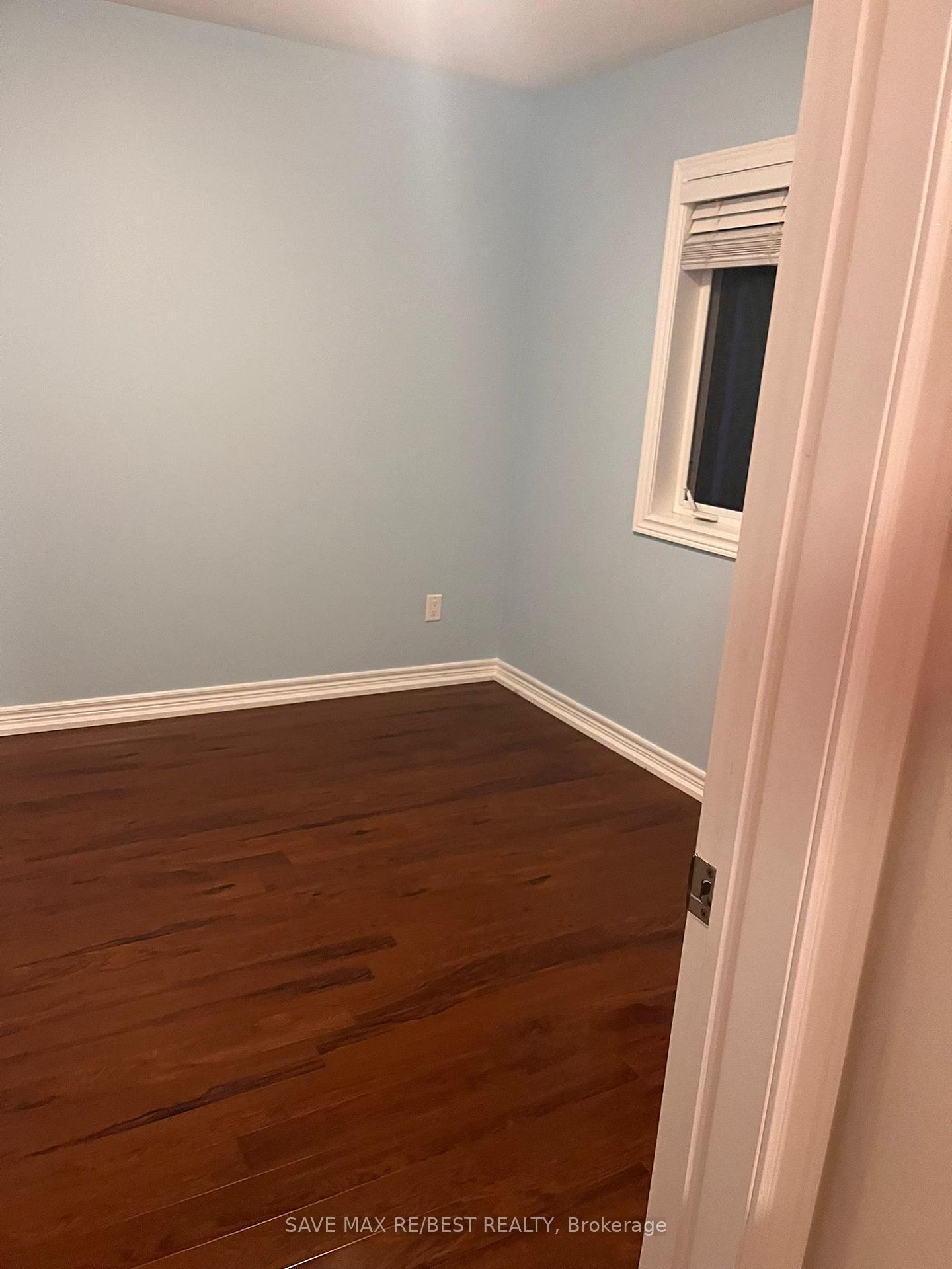 Photo 8 of 23 Naperton Drive, Brampton, Sandringham-Wellington — HOMEH