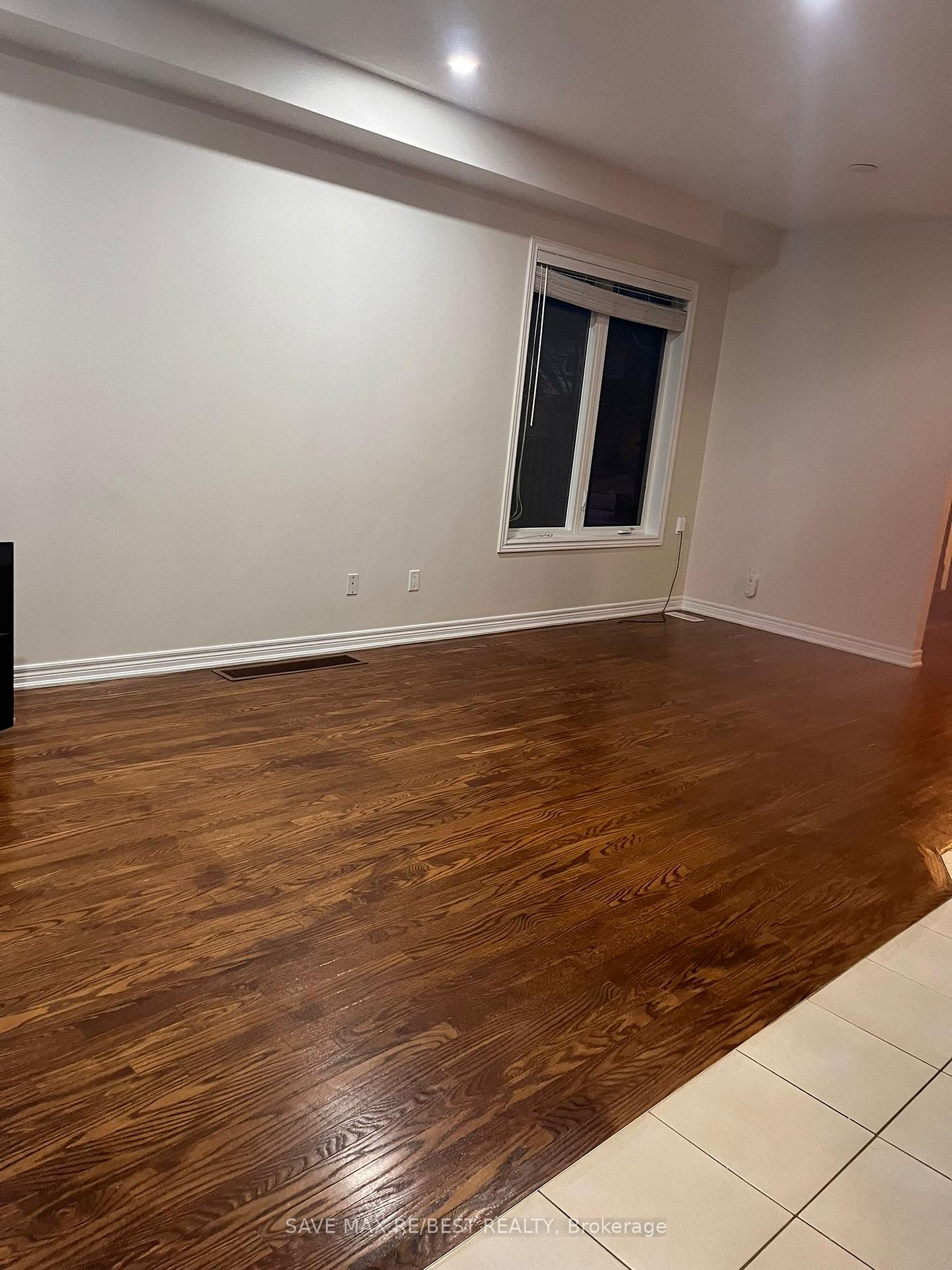 Photo 13 of 23 Naperton Drive, Brampton, Sandringham-Wellington — HOMEH