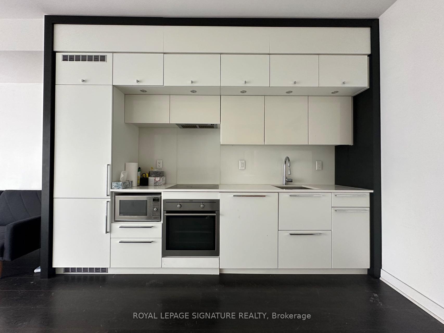 Photo 3 of Unit 4407, 15 Grenville Street, Toronto, Bay Street Corridor — HOMEH