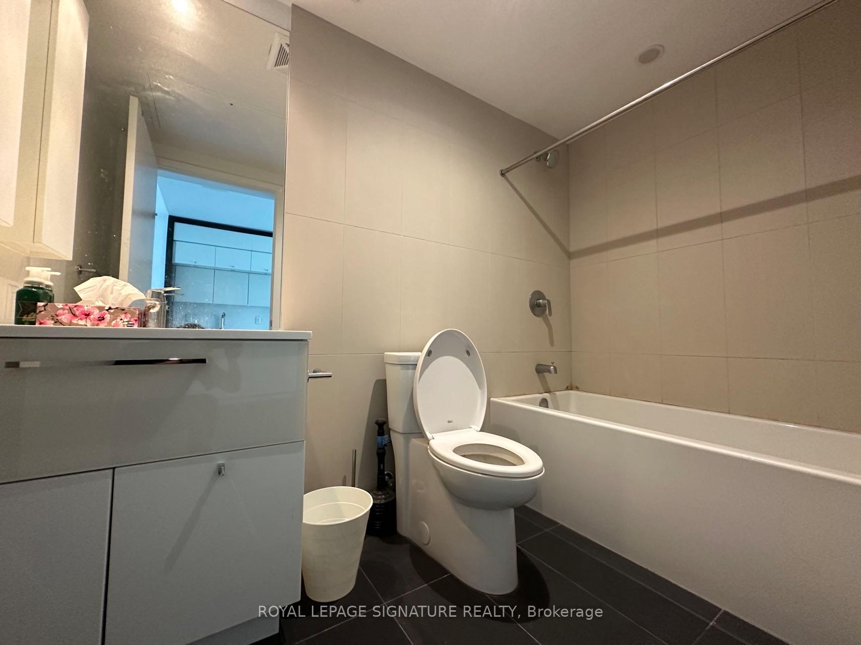 Photo 5 of Unit 4407, 15 Grenville Street, Toronto, Bay Street Corridor — HOMEH