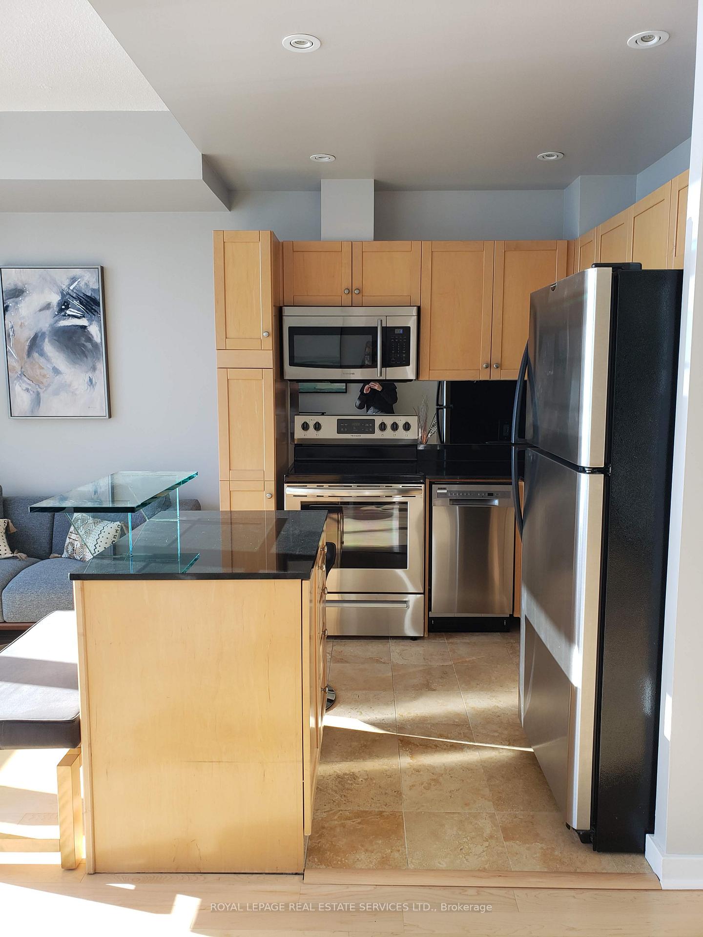 Photo 6 of Unit 3308, 8 York Street, Toronto, Waterfront Communities — HOMEH