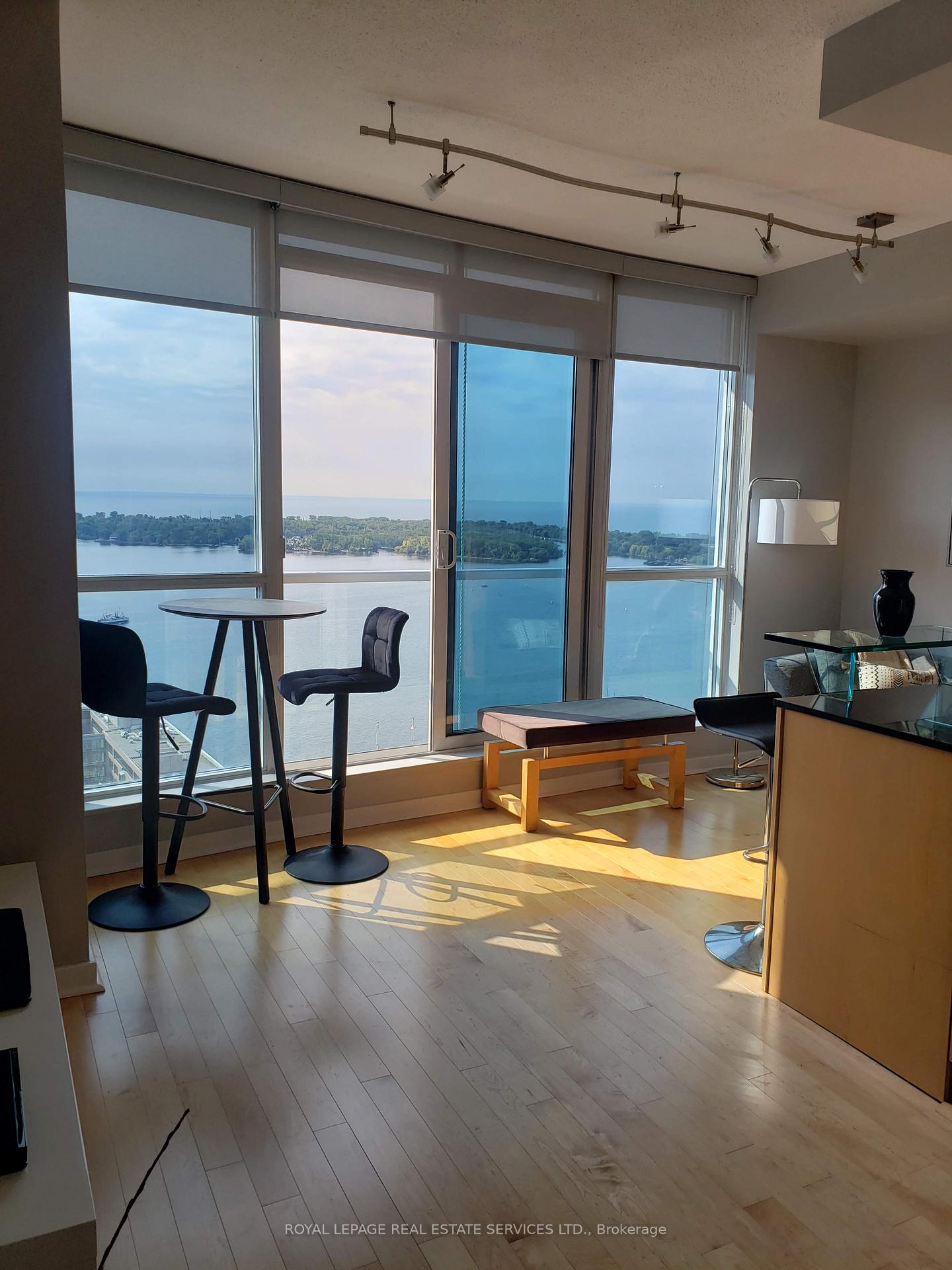Photo 9 of Unit 3308, 8 York Street, Toronto, Waterfront Communities — HOMEH