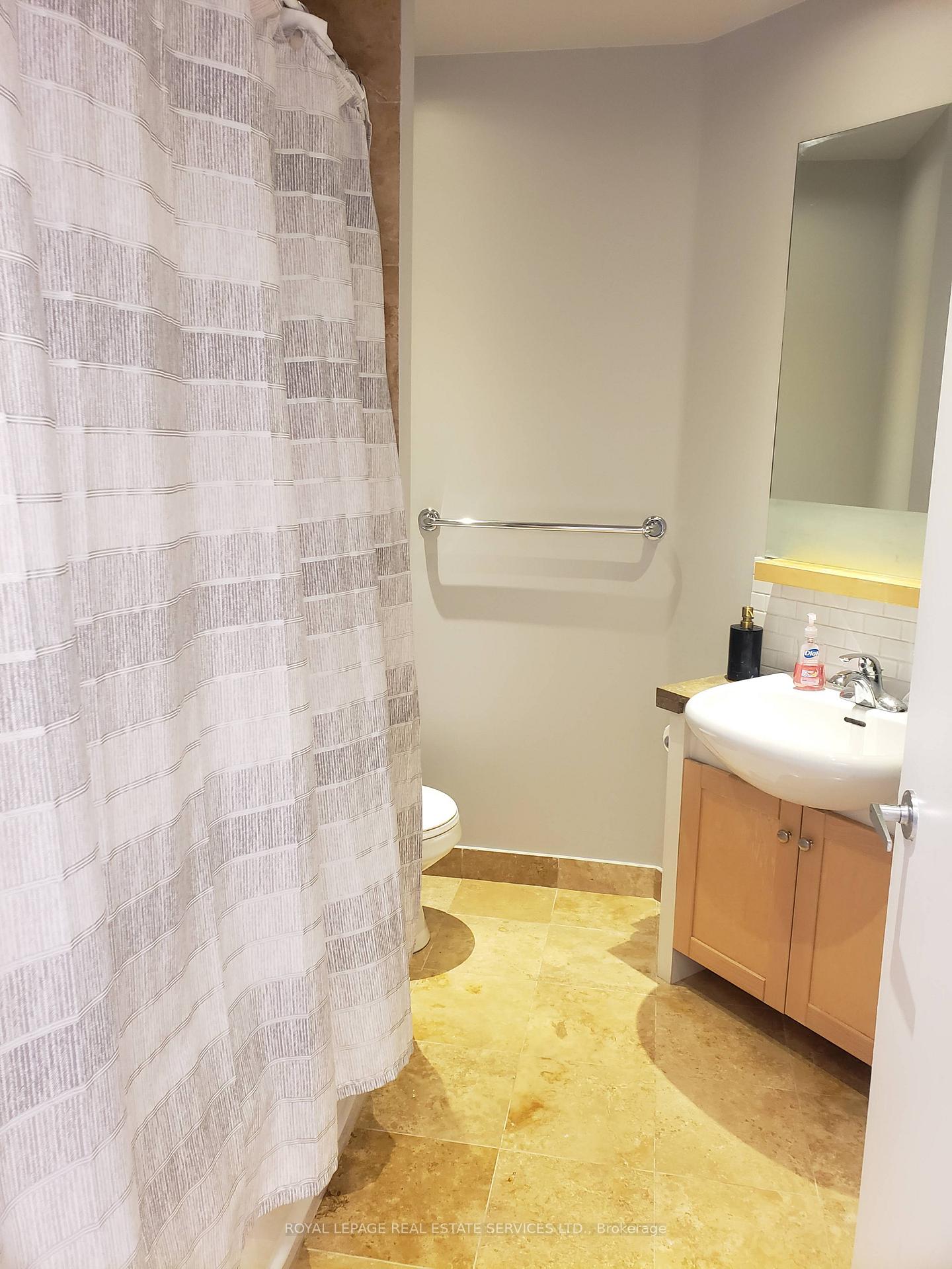 Photo 15 of Unit 3308, 8 York Street, Toronto, Waterfront Communities — HOMEH