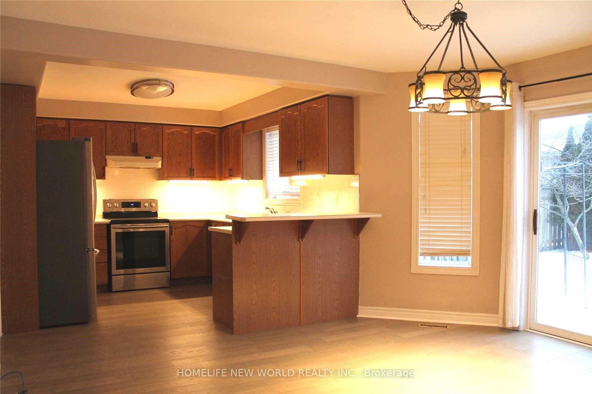 Photo 6 of 102 Emms Drive, Barrie, Holly — HOMEH