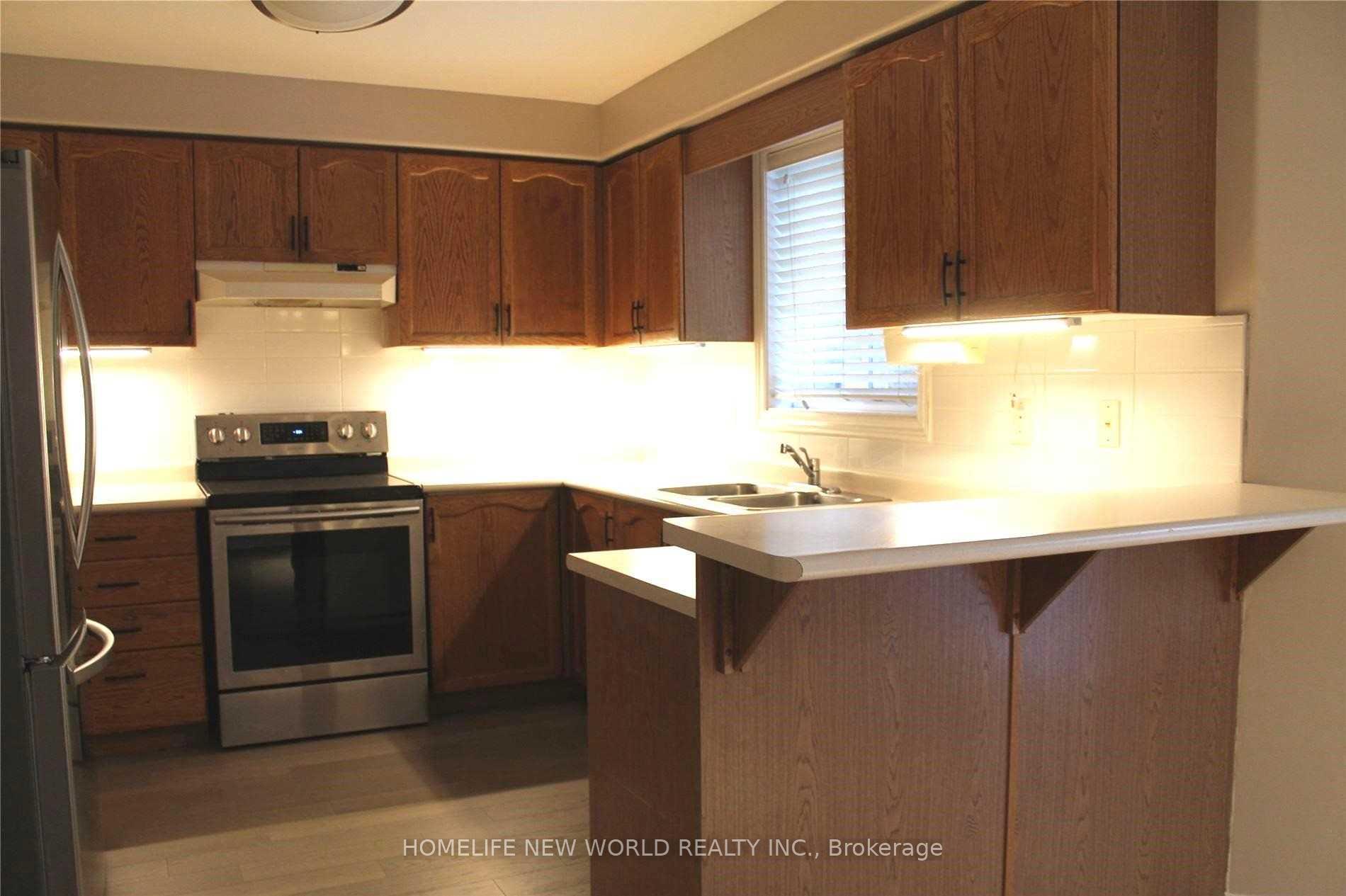 Photo 8 of 102 Emms Drive, Barrie, Holly — HOMEH
