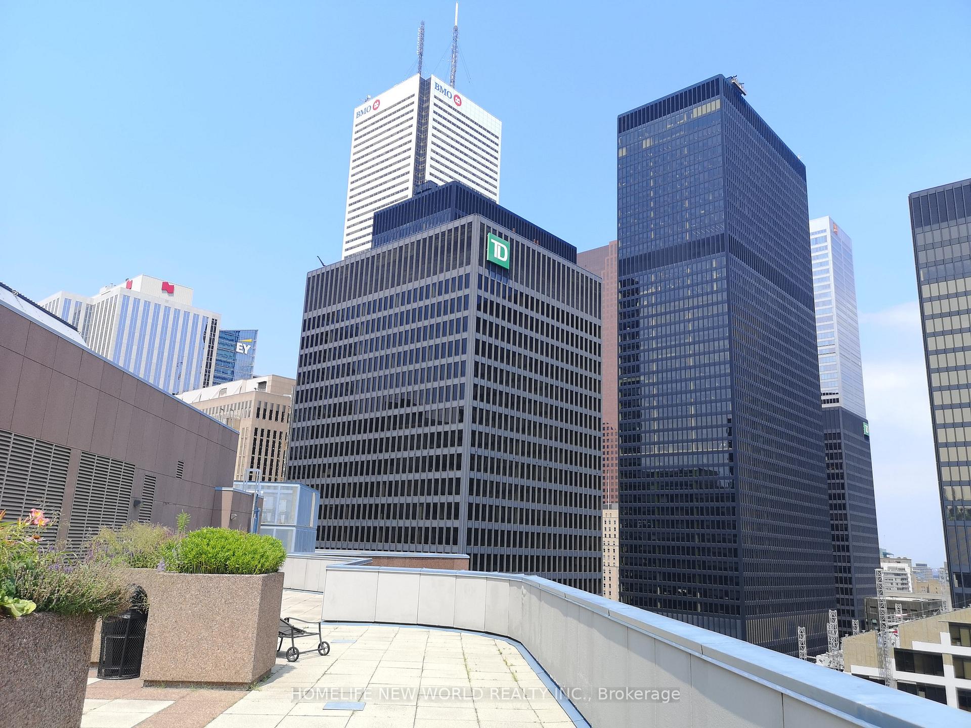 Photo 5 of Unit 1901, 33 University Avenue, Toronto, Bay Street Corridor — HOMEH