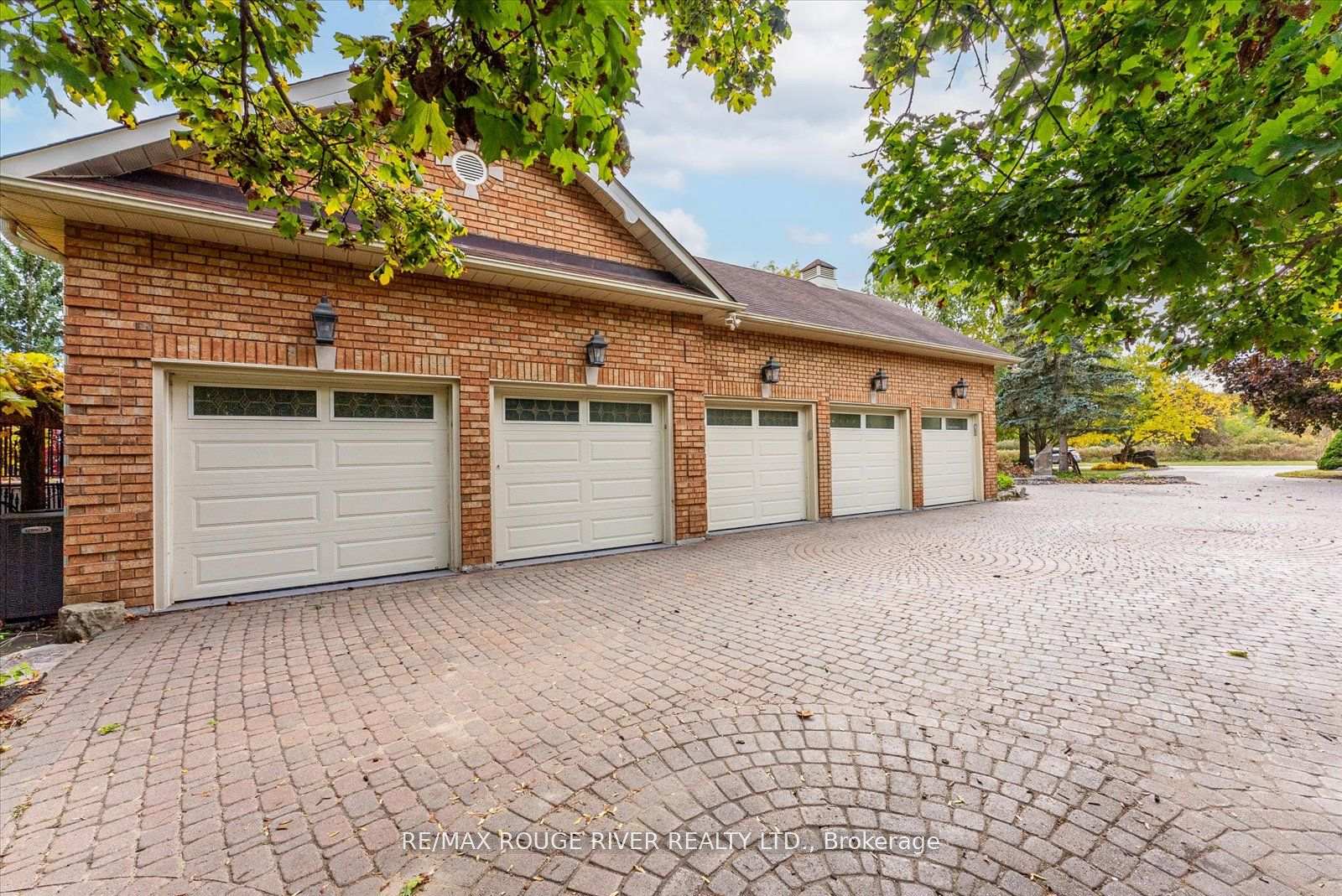 Photo 4 of 2317 Salem Road N, Ajax, Northeast Ajax — HOMEH