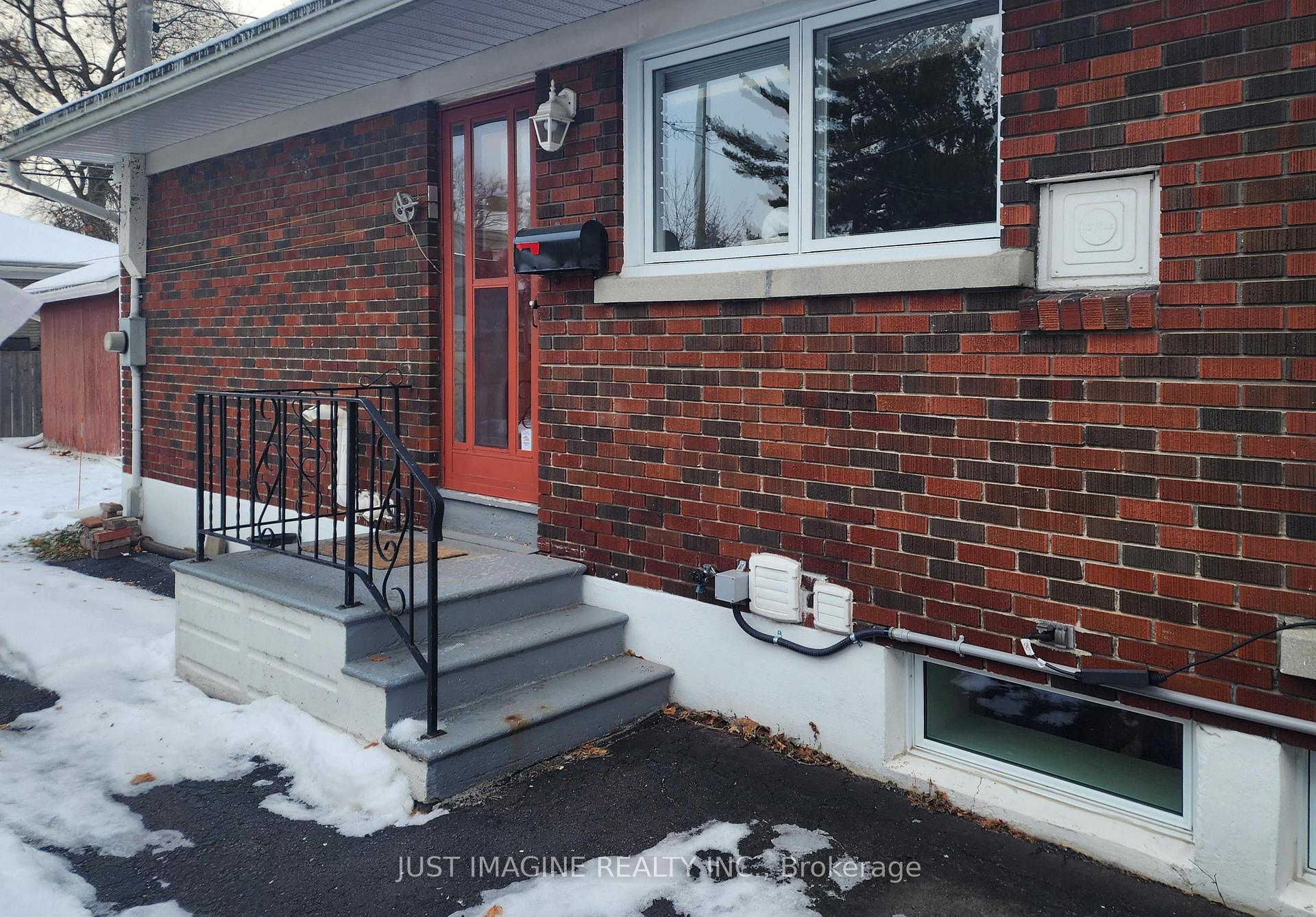 Photo 3 of Unit B, 895 Chapman Boulevard, Ottawa, Elmvale Acres — HOMEH