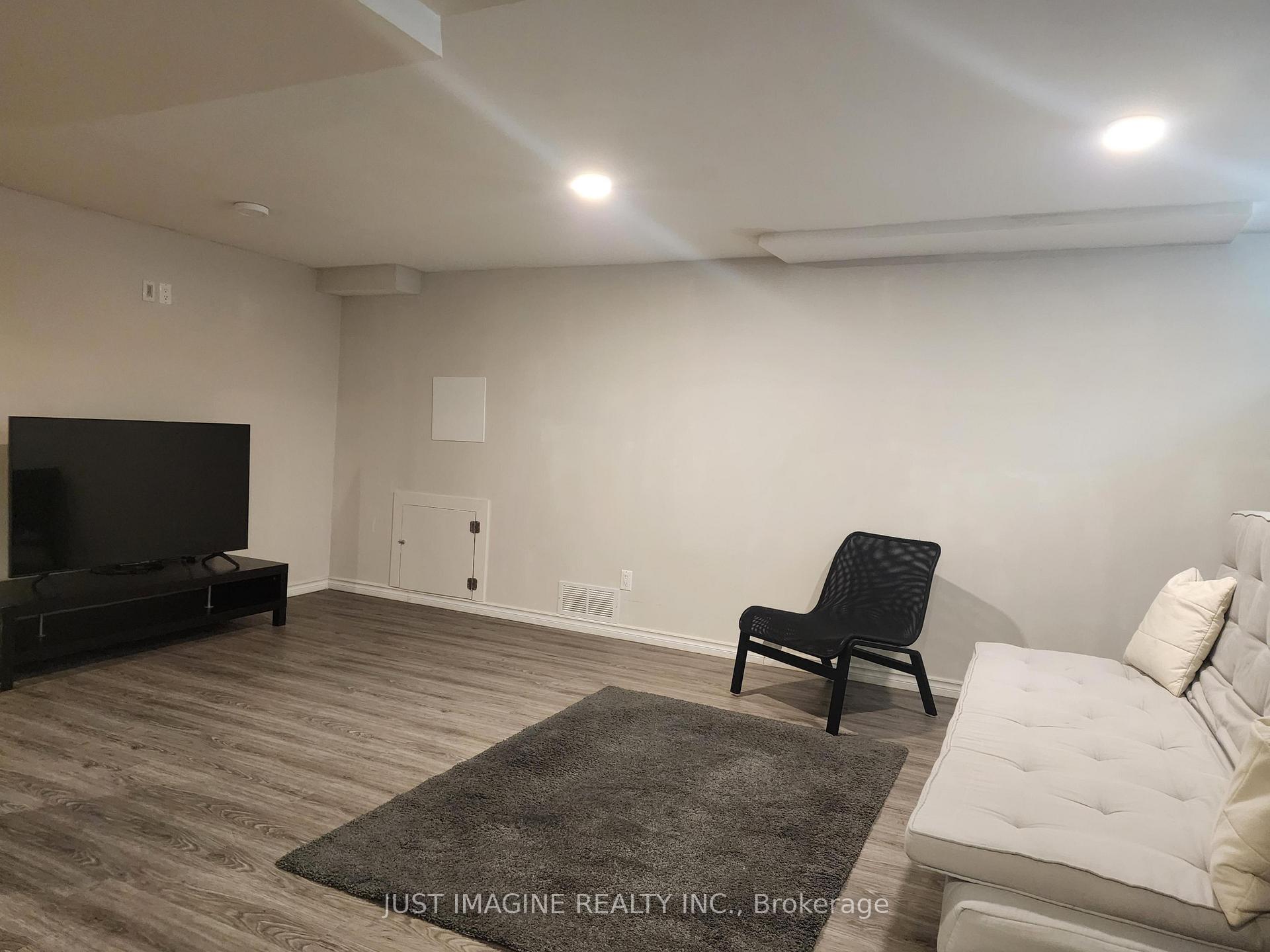 Photo 4 of Unit B, 895 Chapman Boulevard, Ottawa, Elmvale Acres — HOMEH