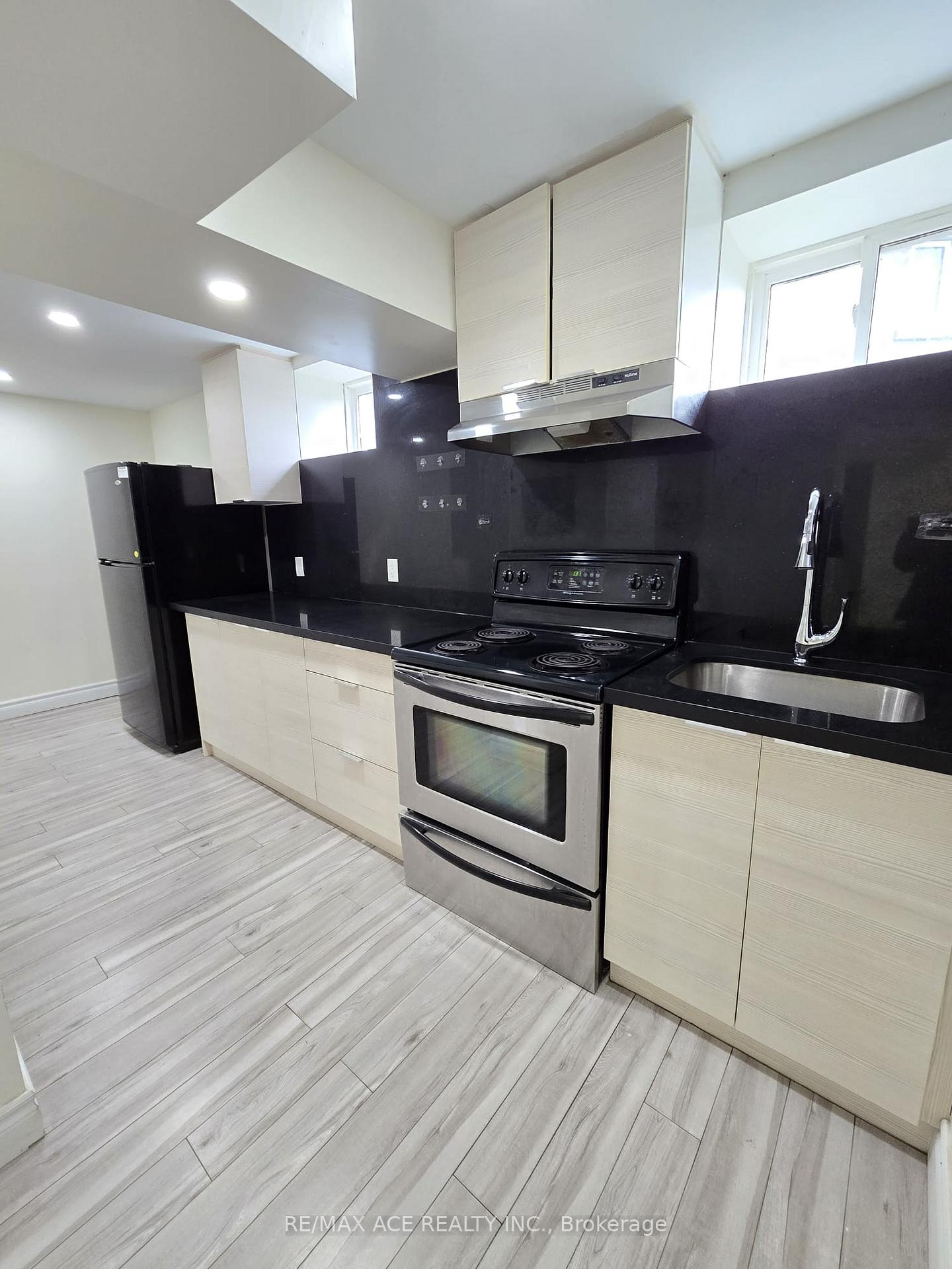 Photo 2 of Unit Bsmt, 66 Kings Crescent, Ajax, South East — HOMEH
